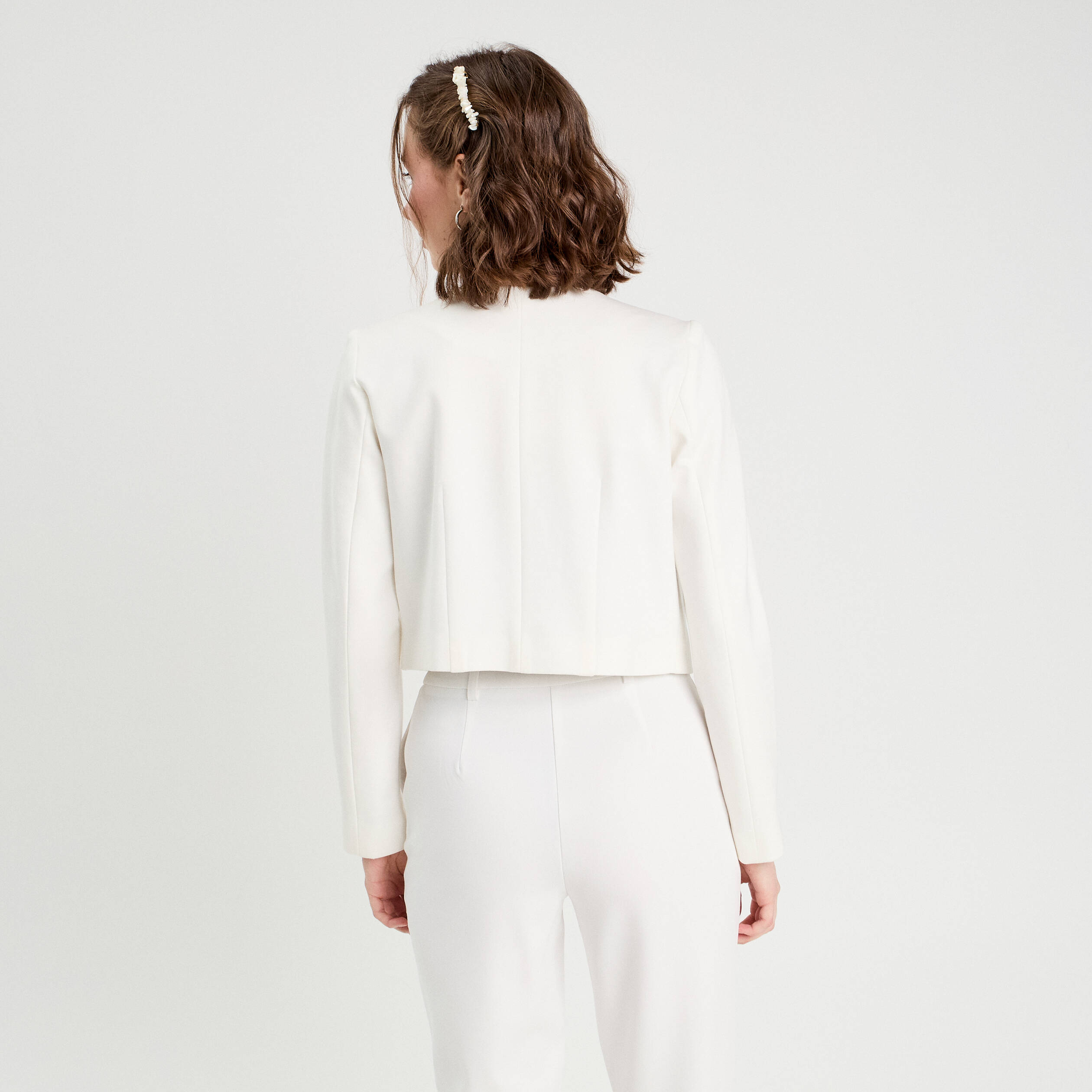 Veste courte cintr&eacute;e ecru femme