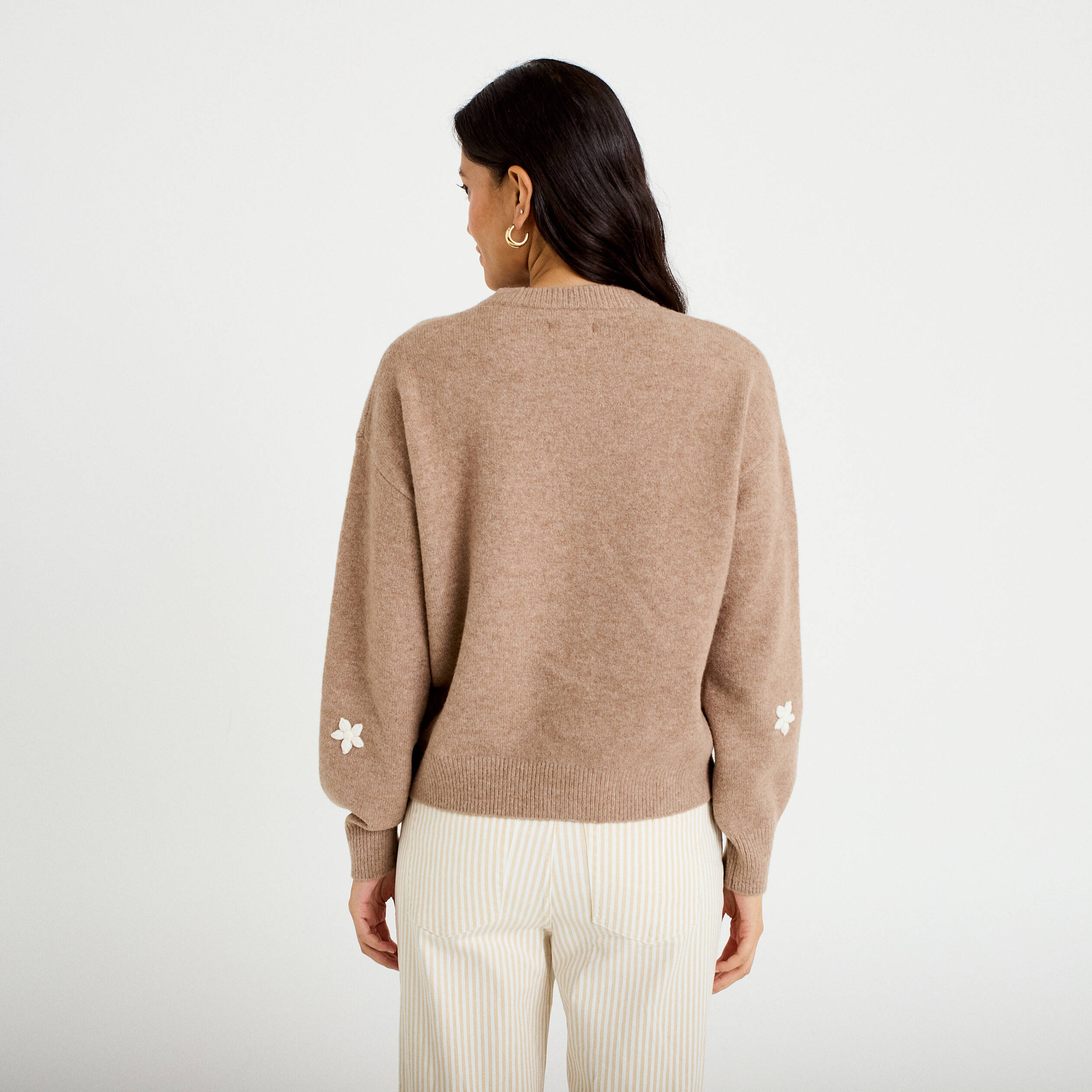 Pull oversize brod&eacute; manches longues beige femme
