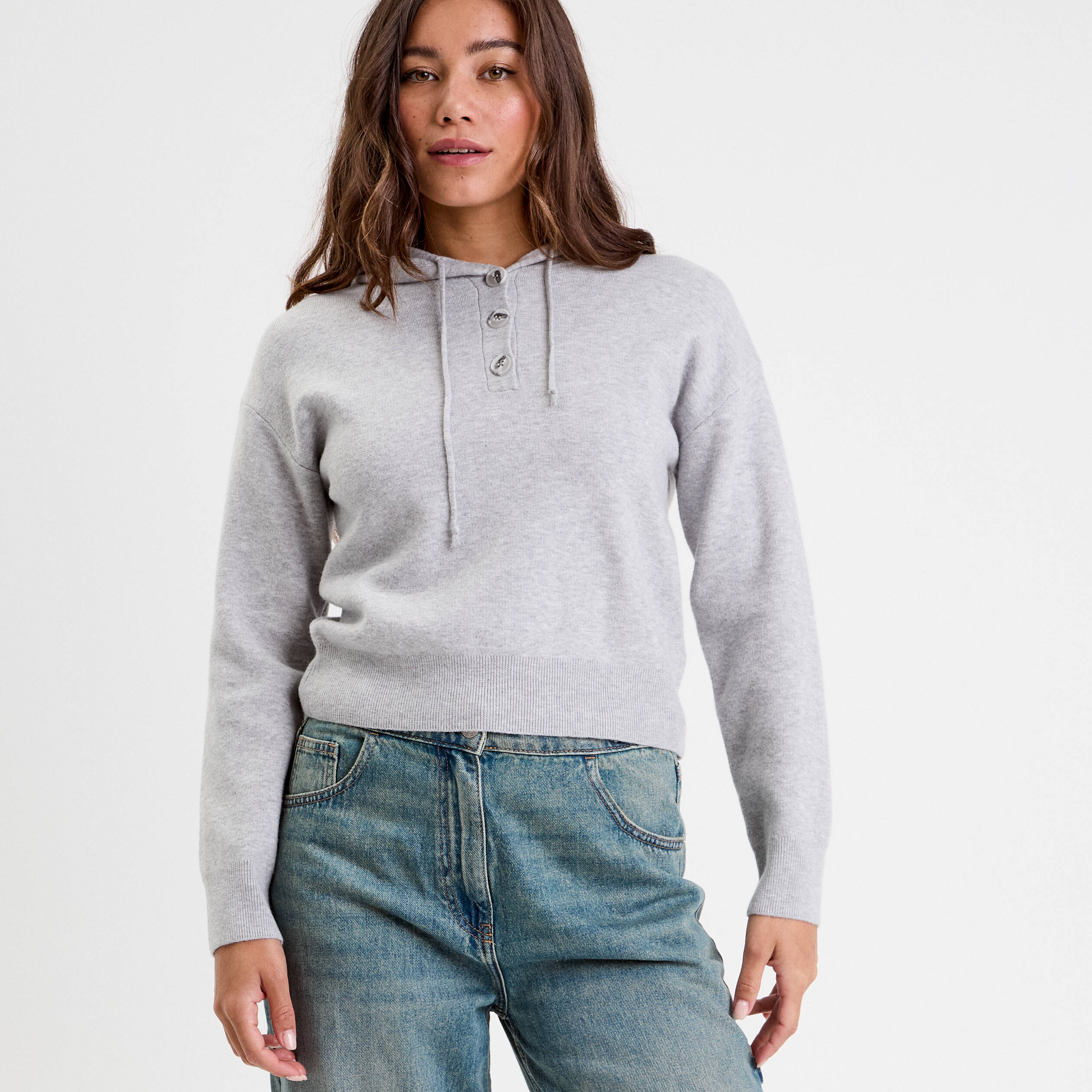 Pull &agrave; capuche manches longues gris clair femme