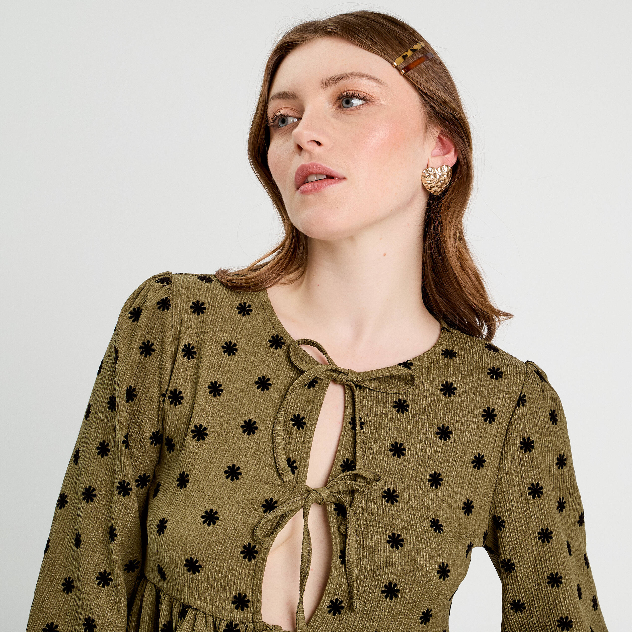 BLOUSE COURTE MOTIFS NŒUDS