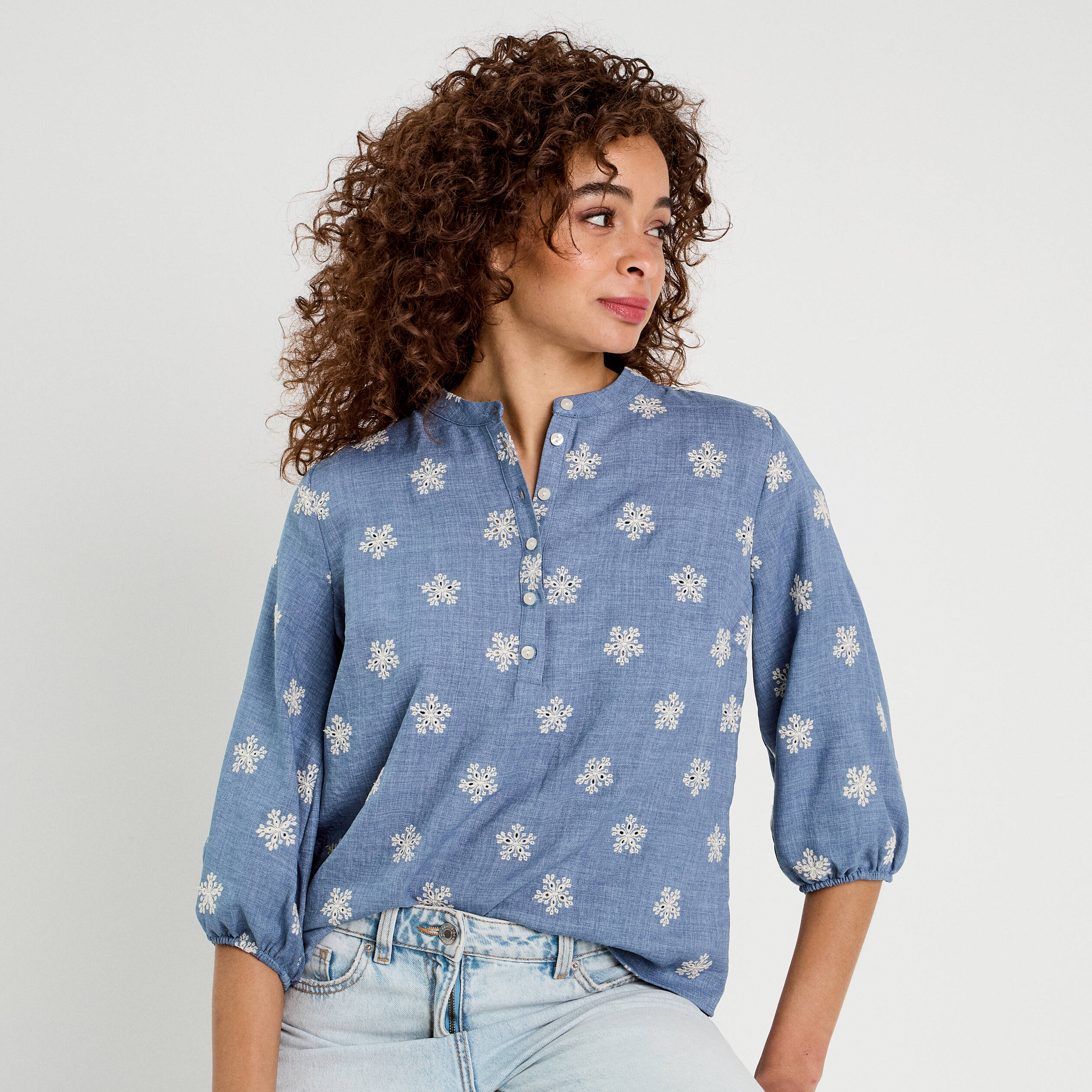 Blouse manches 3/4 brod&eacute;e bleu femme