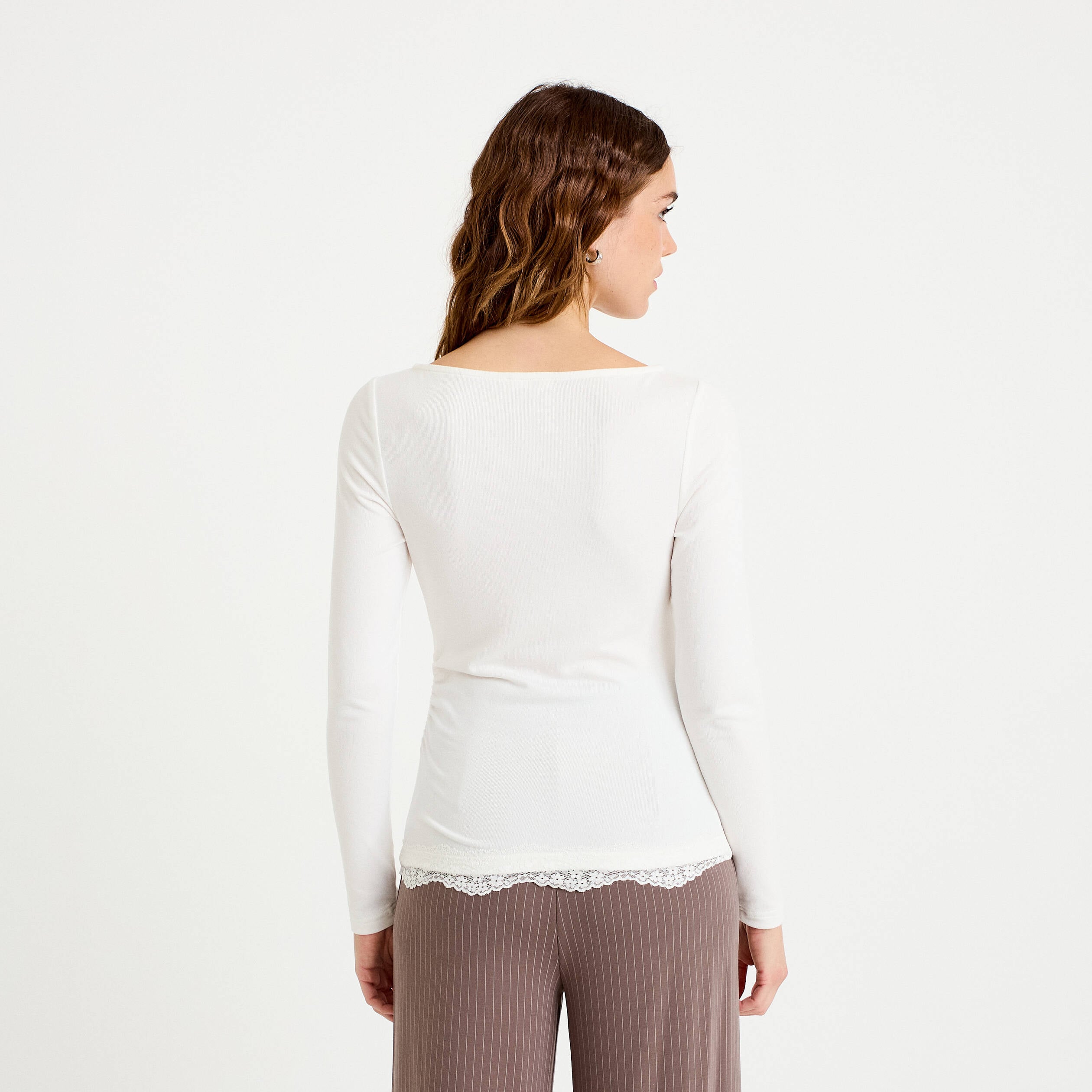 Doudou ajust&eacute; col bateau manches longues ecru femme