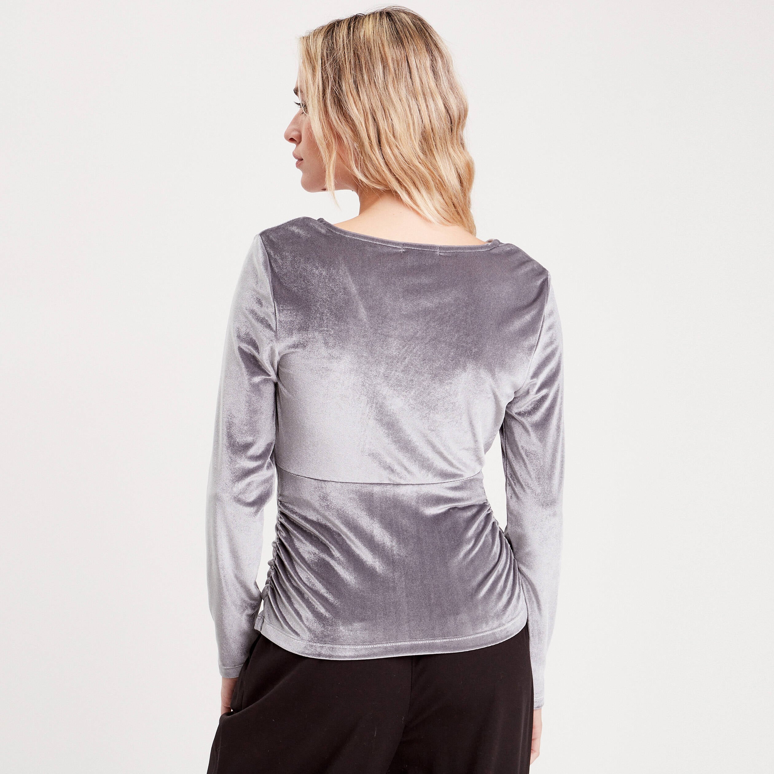 T-shirt velours cintr&eacute; gris argent femme