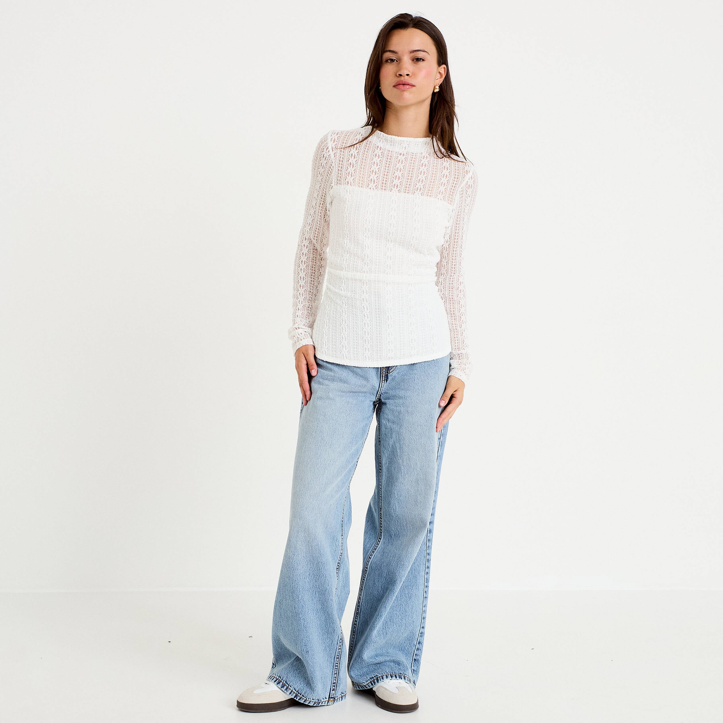 Top ajust&eacute; col montant dentelle ecru femme