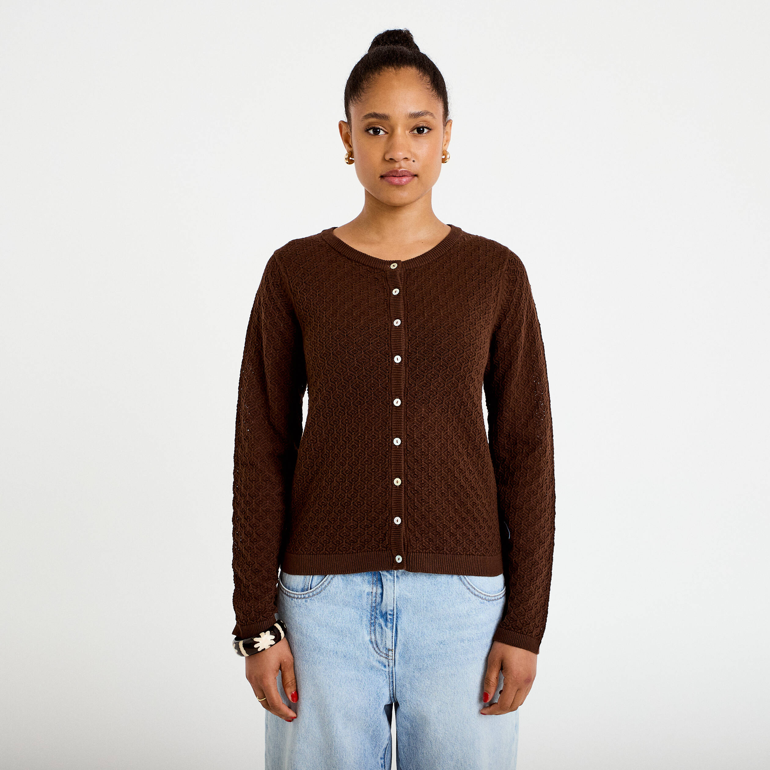 Gilet ajour&eacute; manches longues dentelle marron fonc&eacute; femme