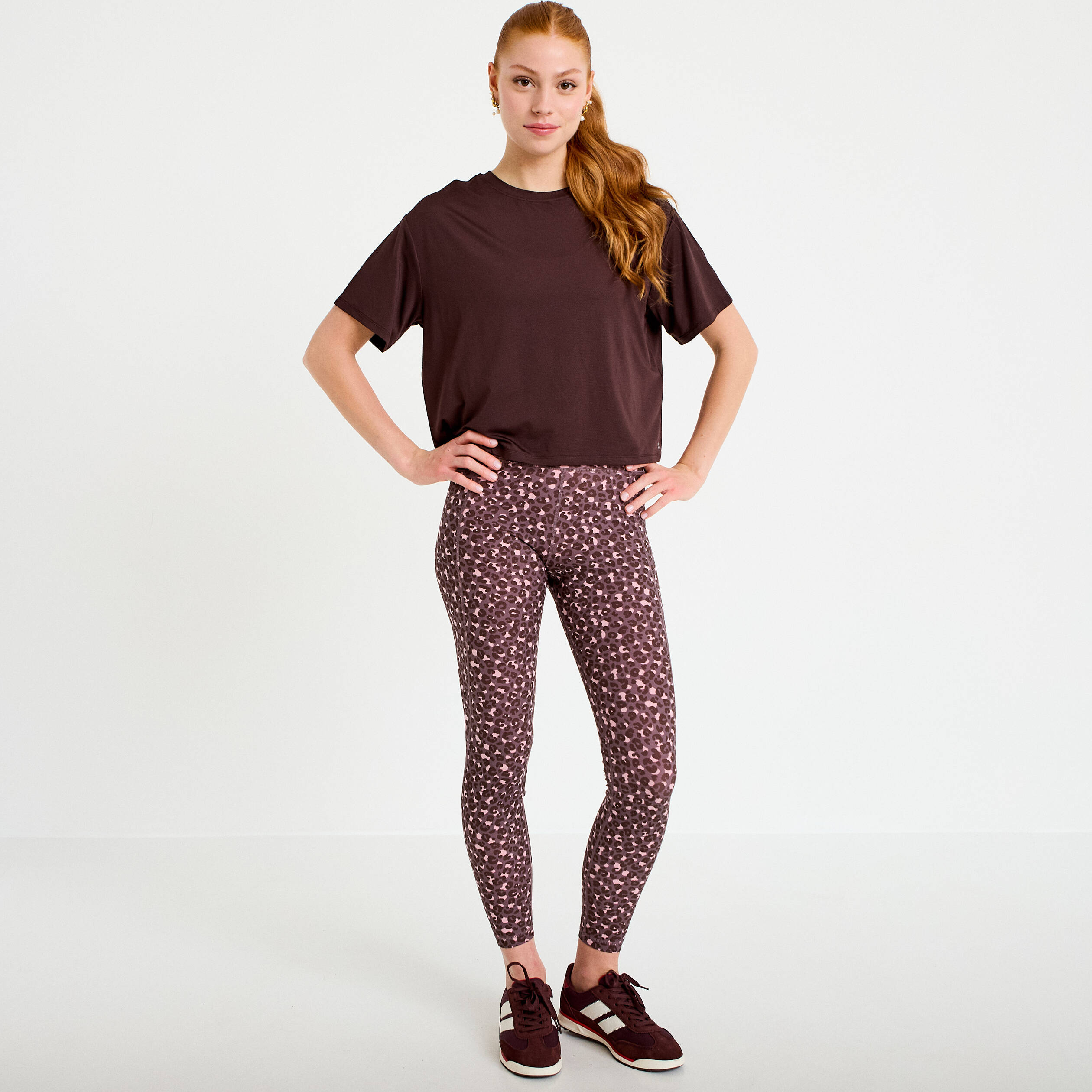 T-shirt col rond manches courtes marron fonc&eacute; femme