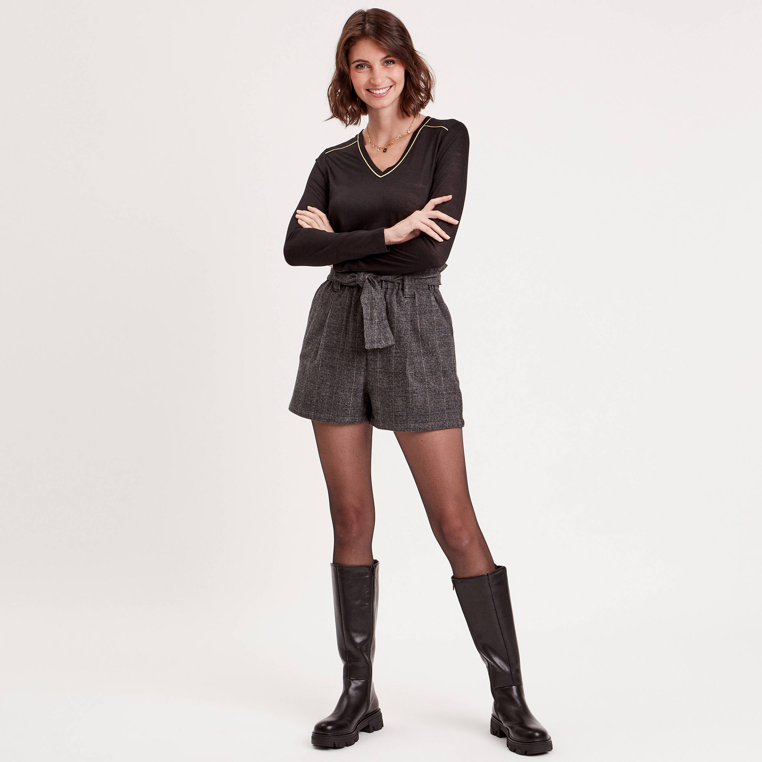 Short droit ceinturé noir femme