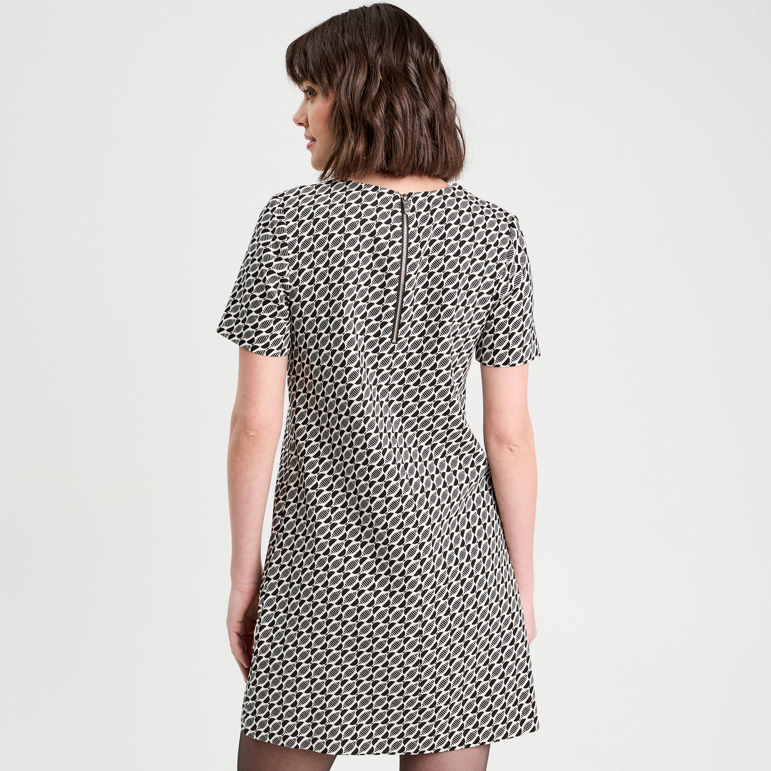 Robe droite manches courtes noir femme