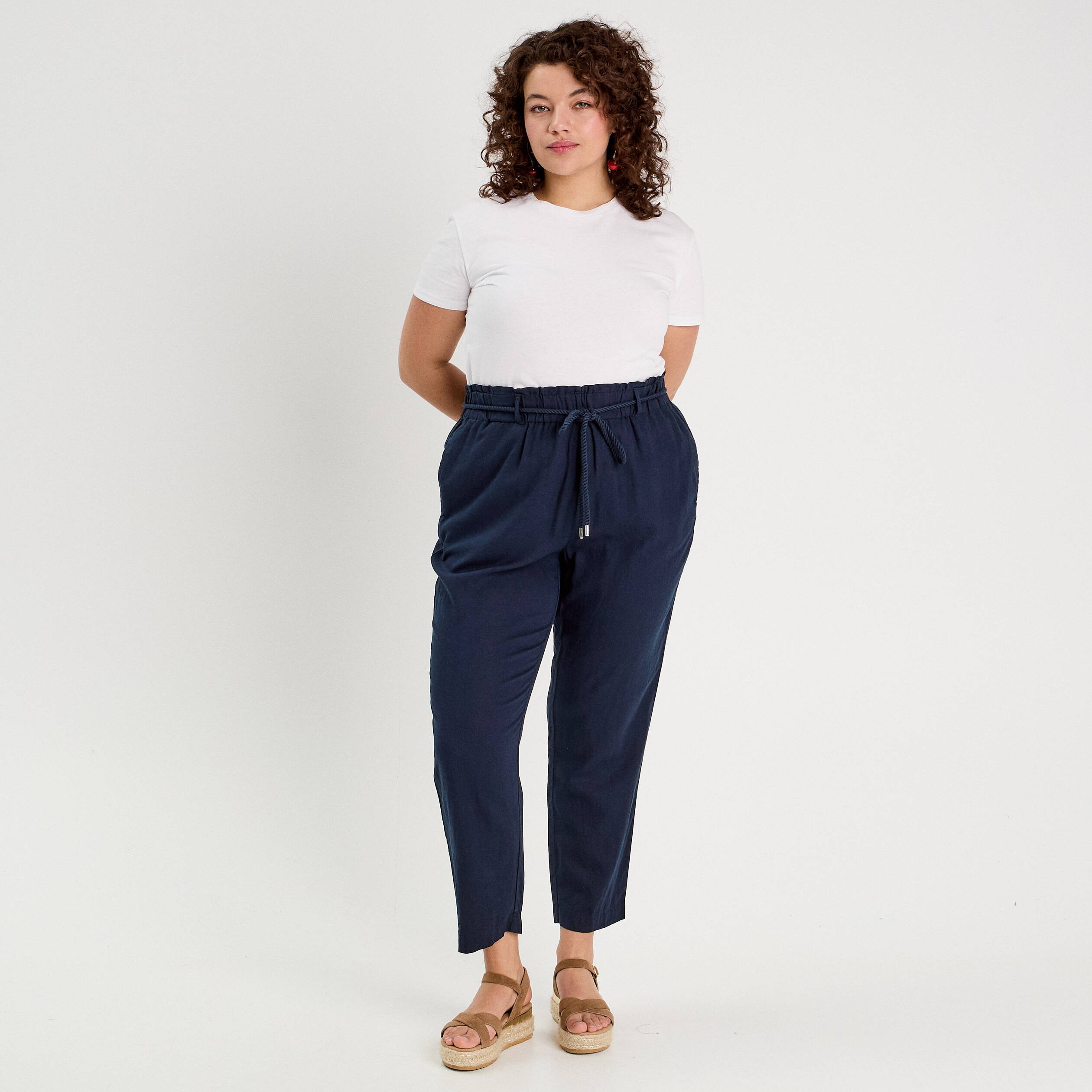 Pantalon droit fluide contenant du lin bleu marine femme