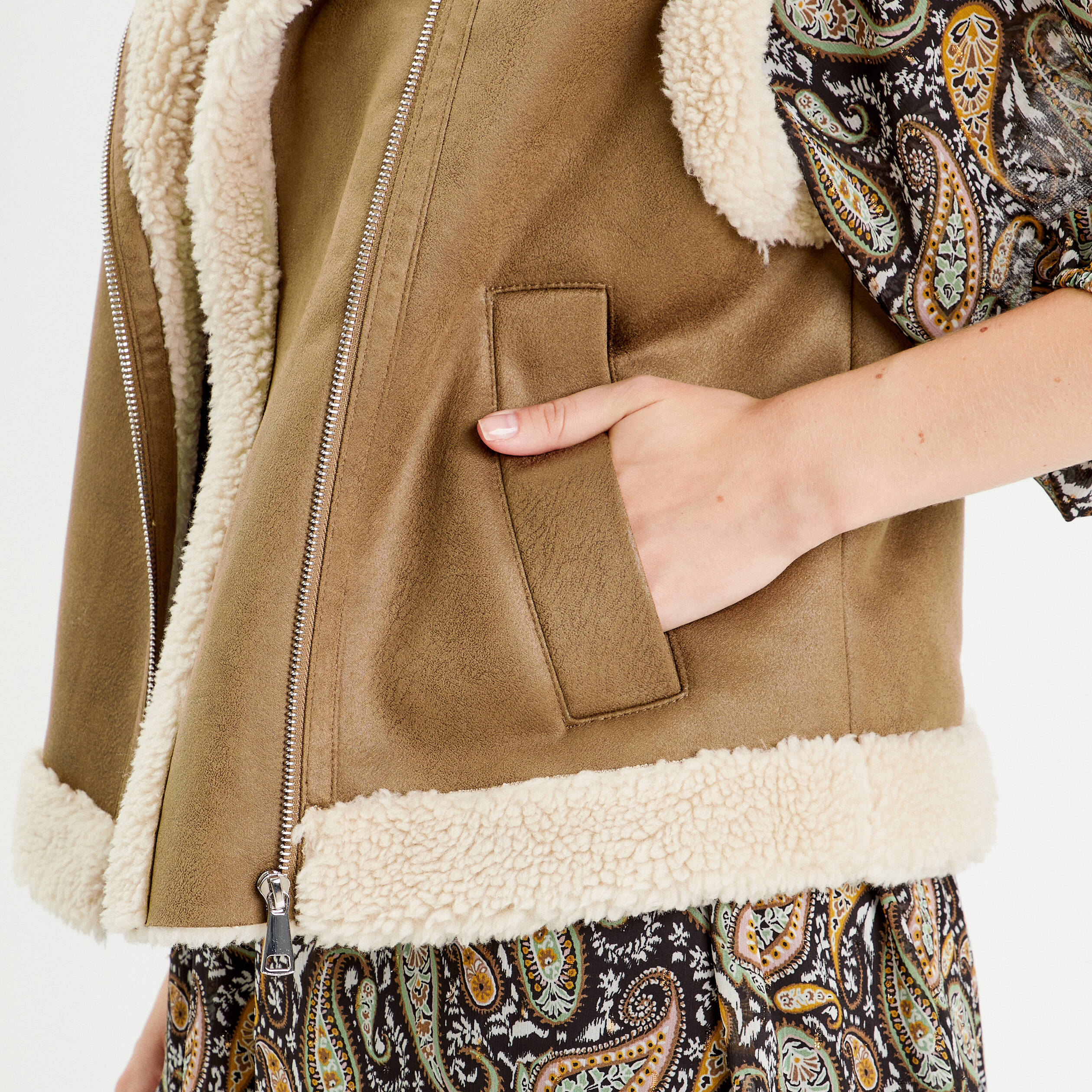 blouson sans manches zippe taupe femme Blouson sans manches zippé taupe femme