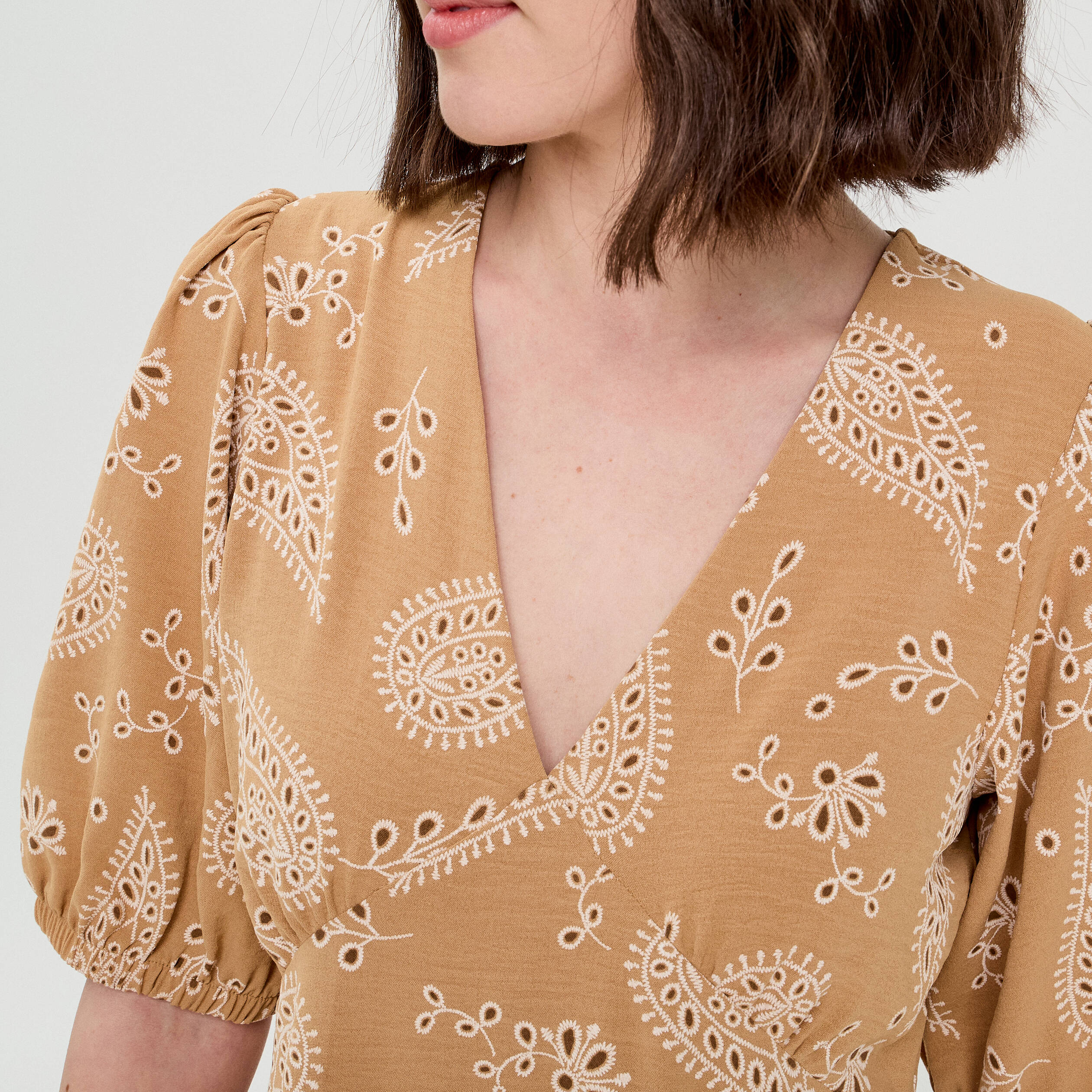 Robe &eacute;vas&eacute;e manches courtes camel femme