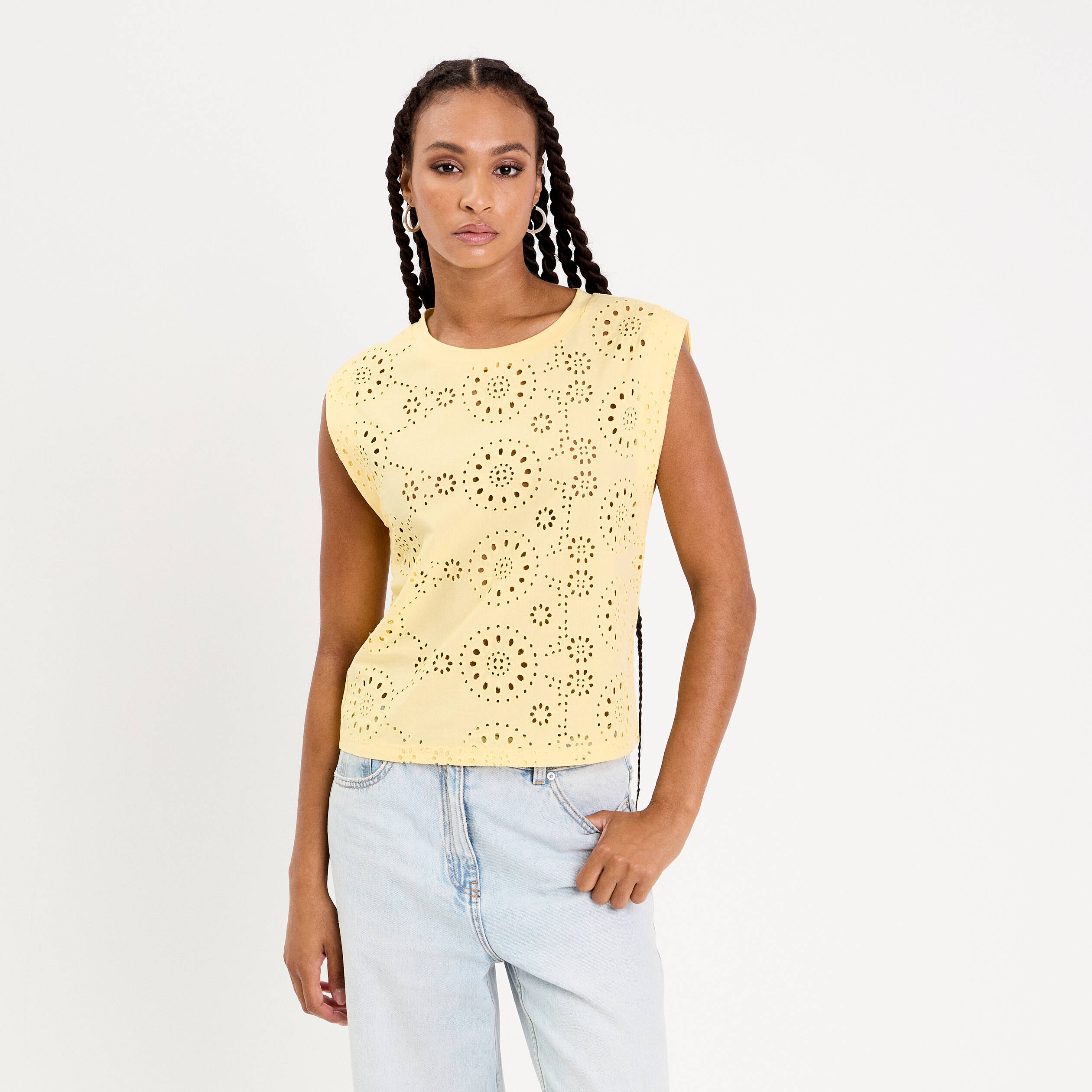 T-shirt sans manches brod&eacute; jaune clair femme