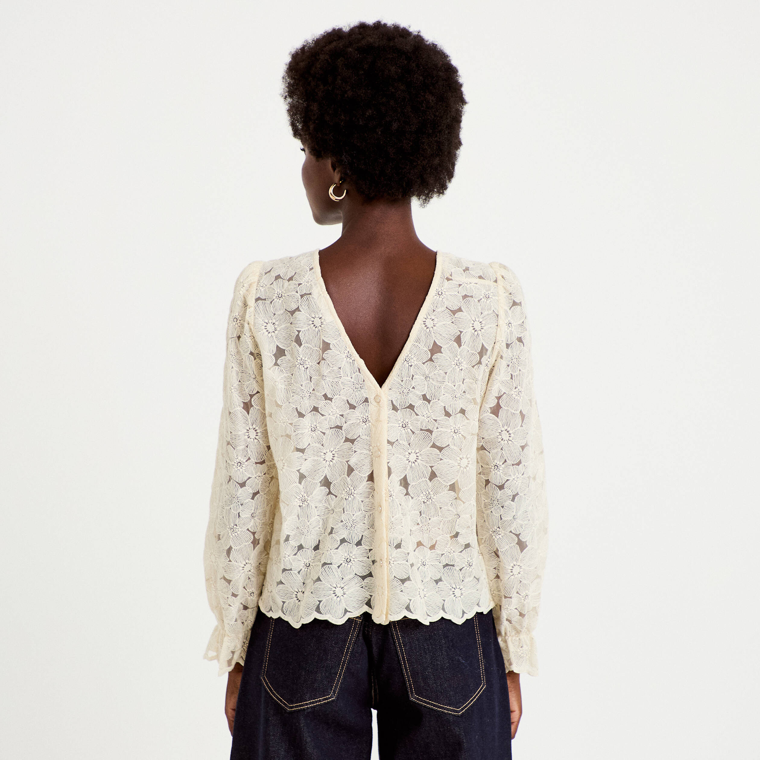 Blouse en dentelle d&eacute;collet&eacute; dos ecru femme