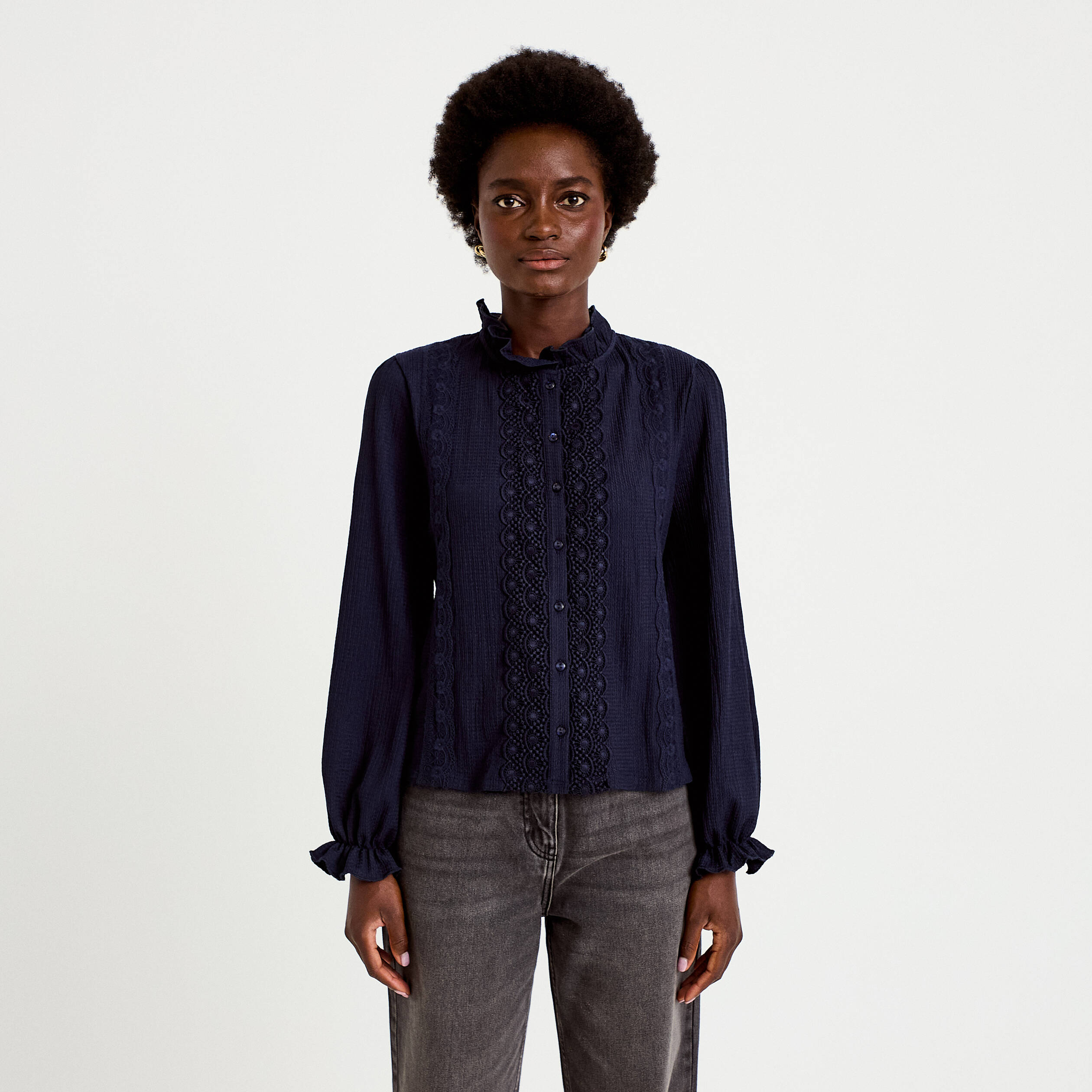 Blouse droite col montant dentelle bleu marine femme