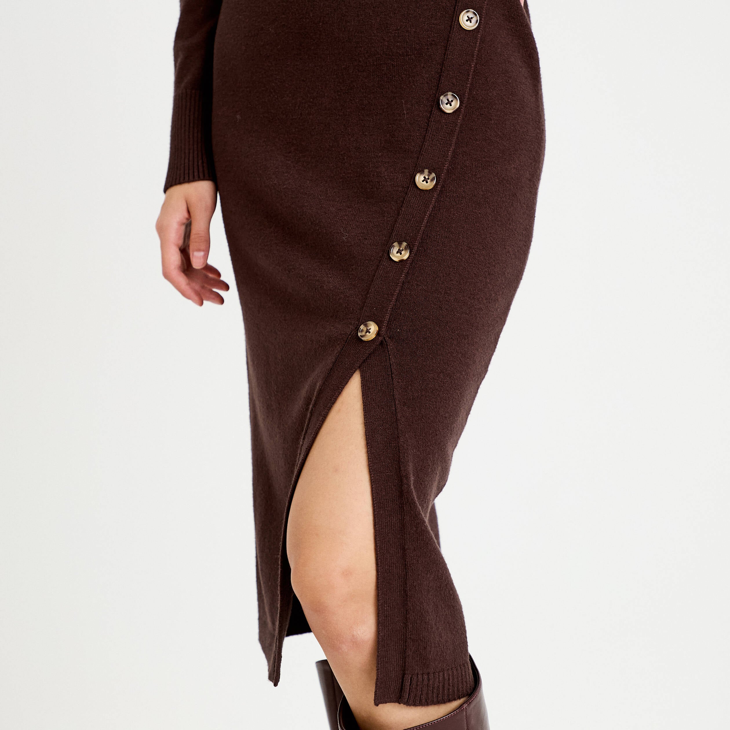 Robe pull ajust&eacute;e manches longues marron fonc&eacute; femme