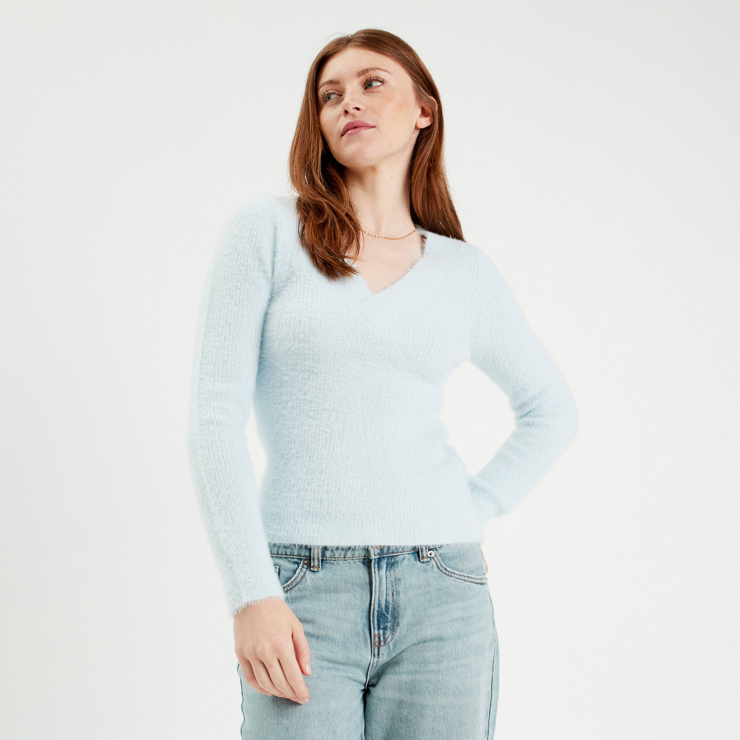 Pull manches longues col en V bleu pastel femme