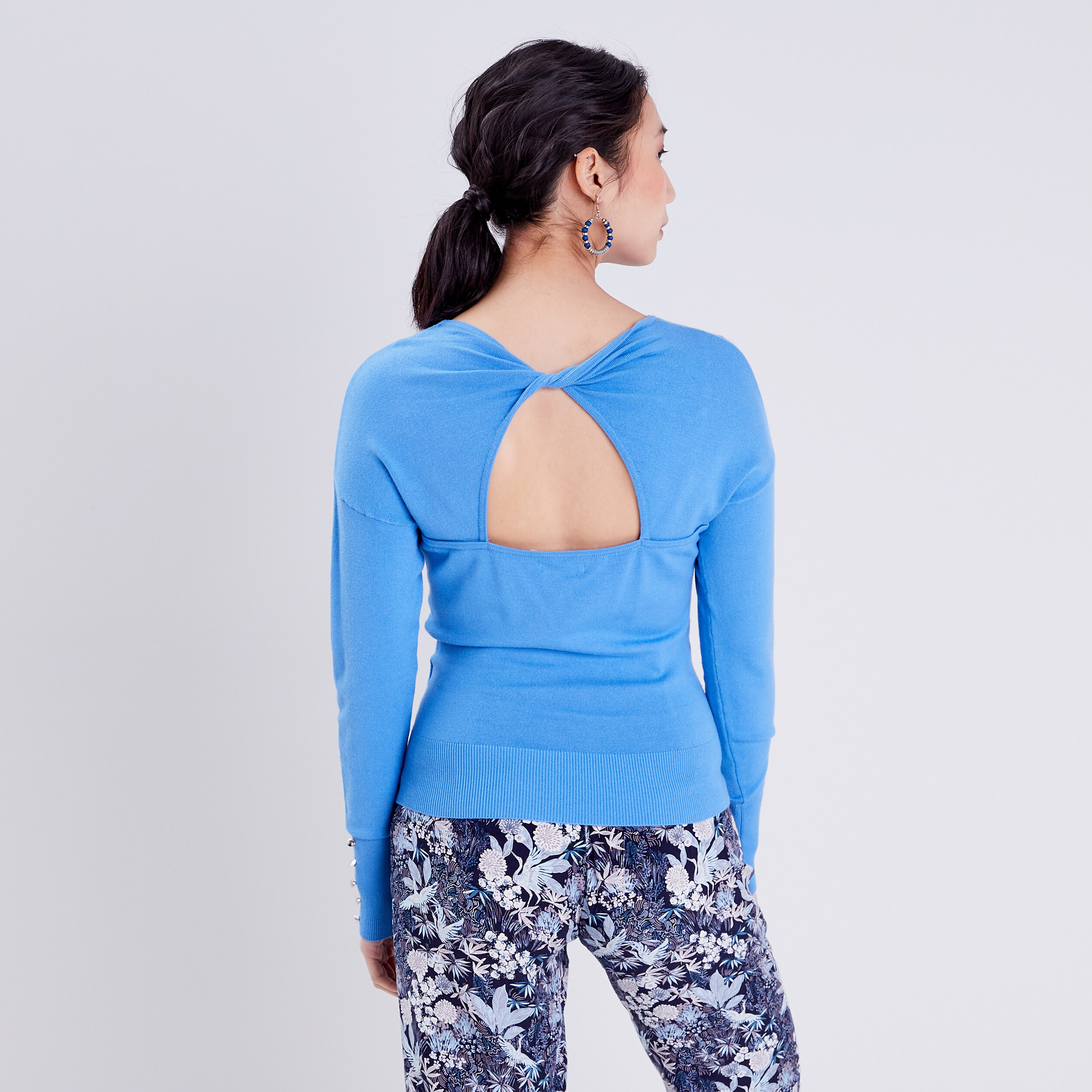 Pull avec dos ouvert bleu femme