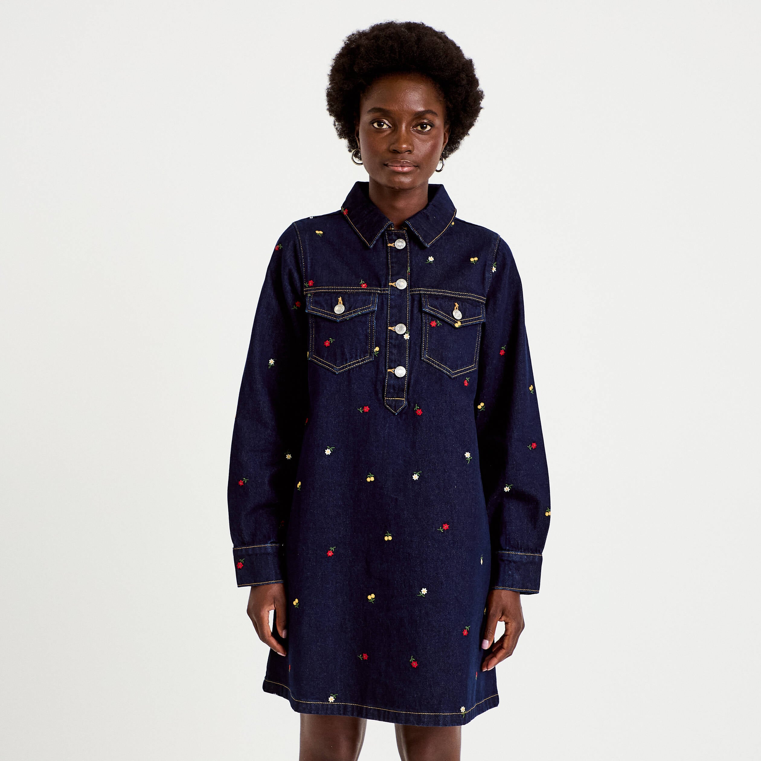 Robe courte droite en jean brod&eacute;e bleu marine femme
