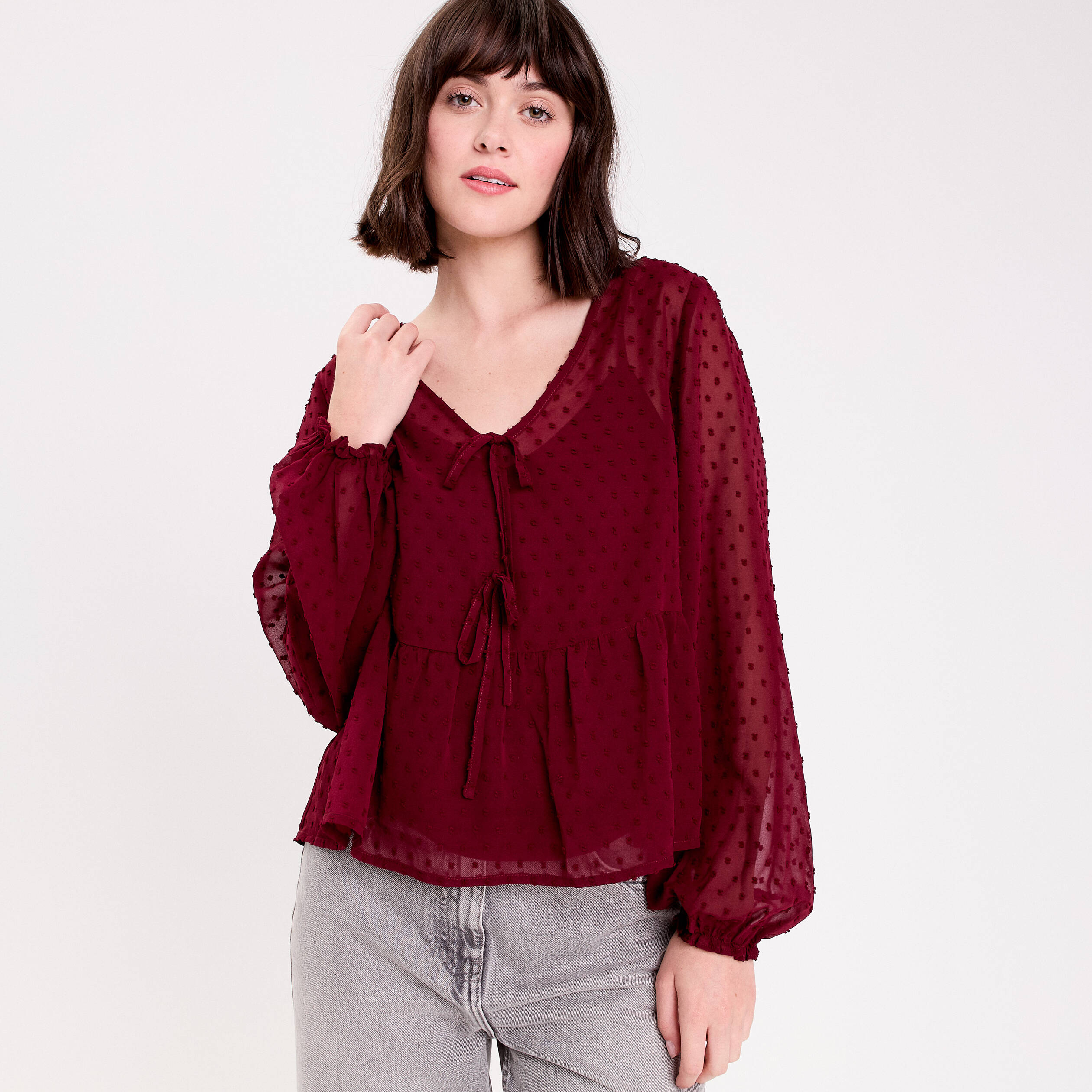 Blouse courte droite col v rouge fonc&eacute; femme