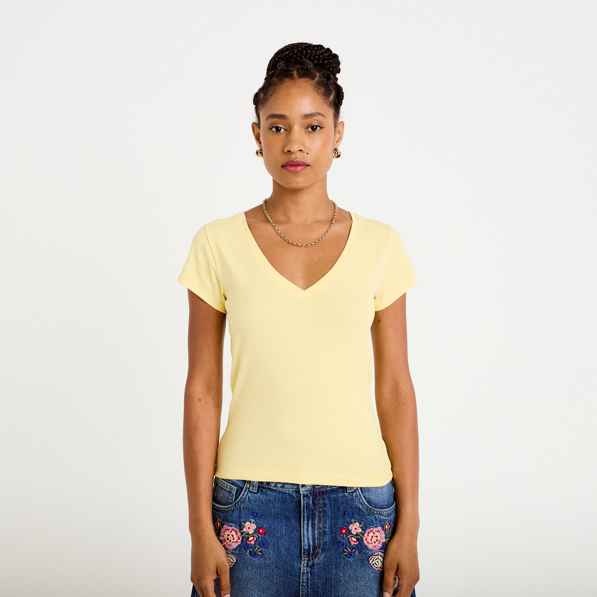 T-shirt ajust&eacute; col v manches courtes jaune clair femme
