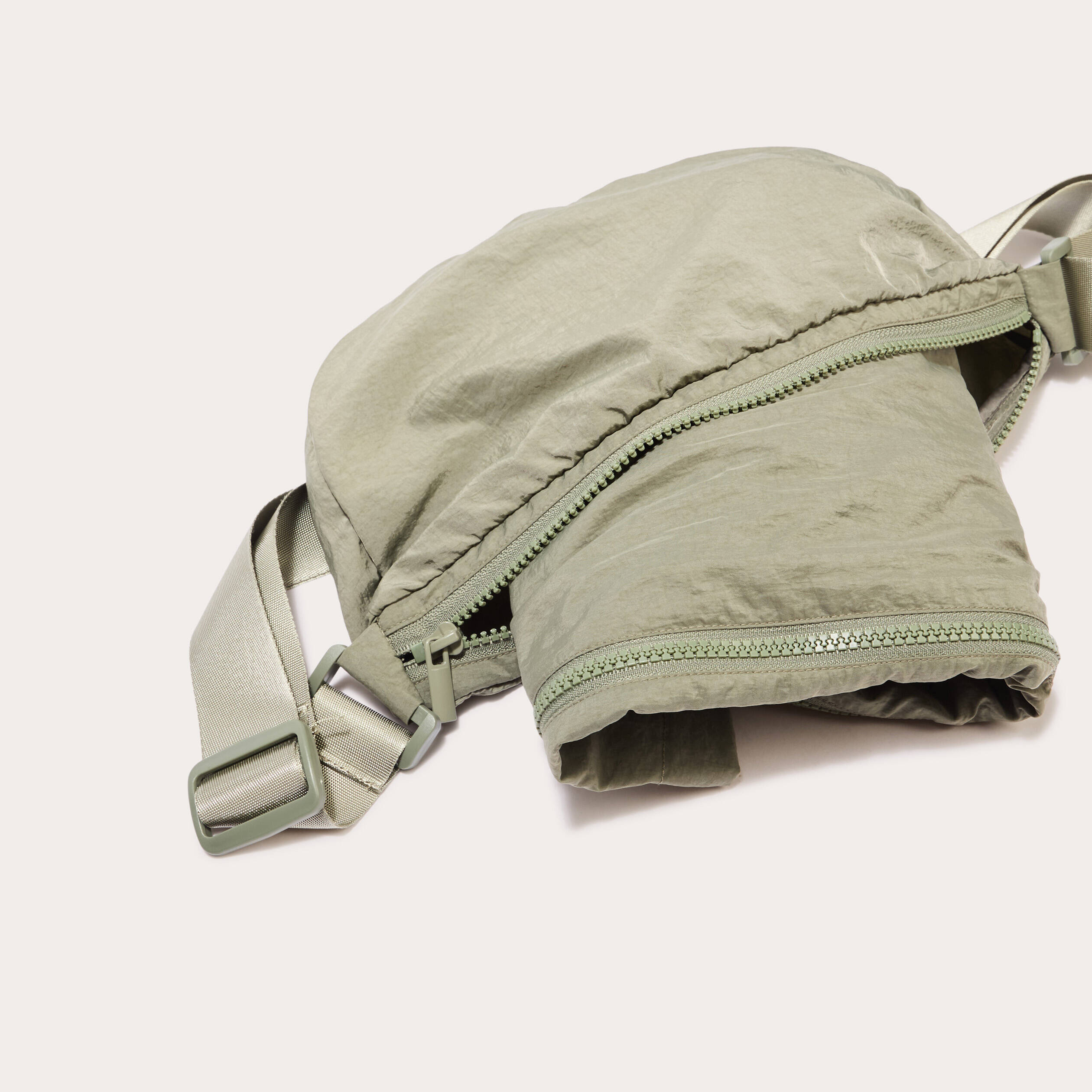 Parka d&eacute;perlante 2-en-1 avec pochette vert kaki femme