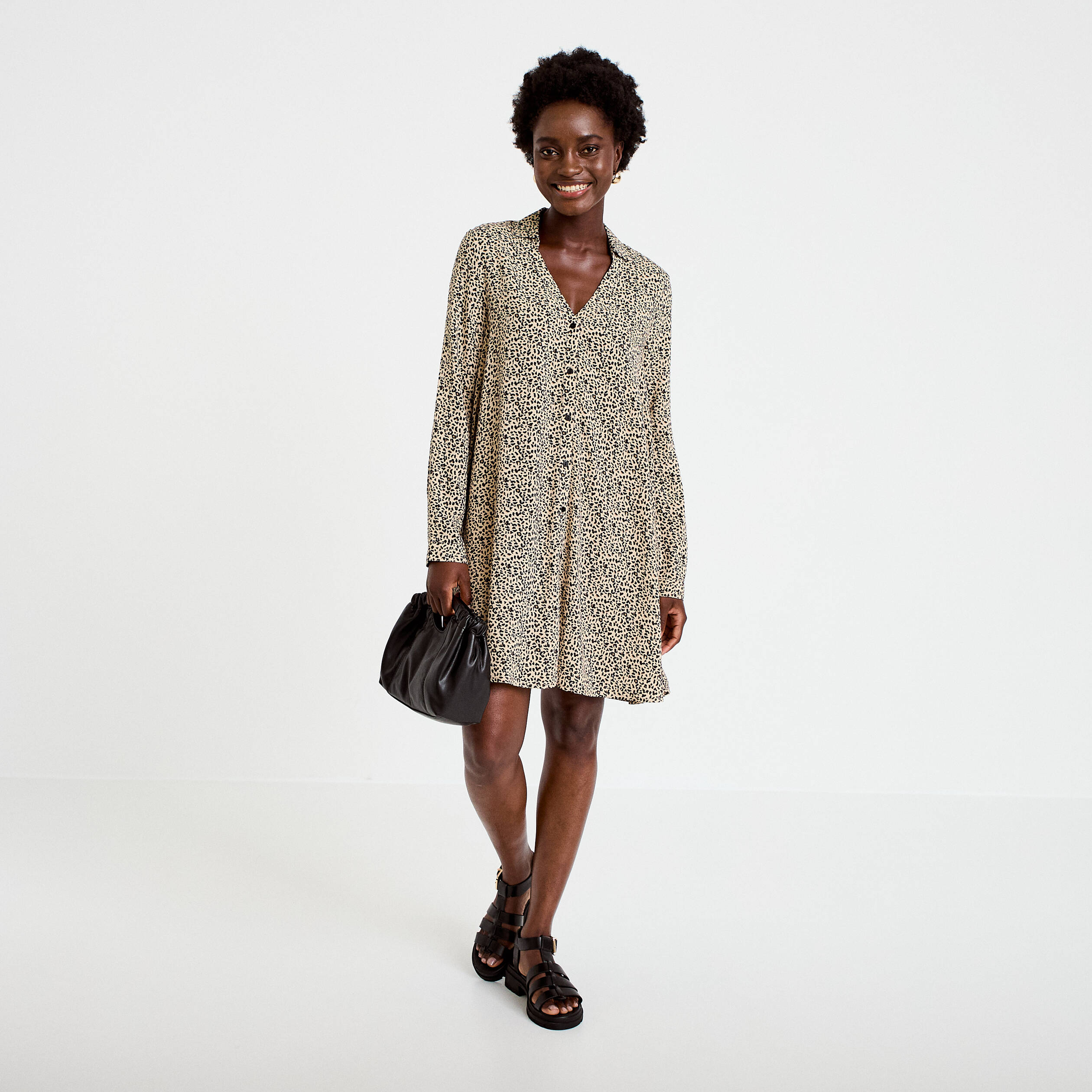 Robe courte &eacute;vas&eacute;e col chemise ecru femme