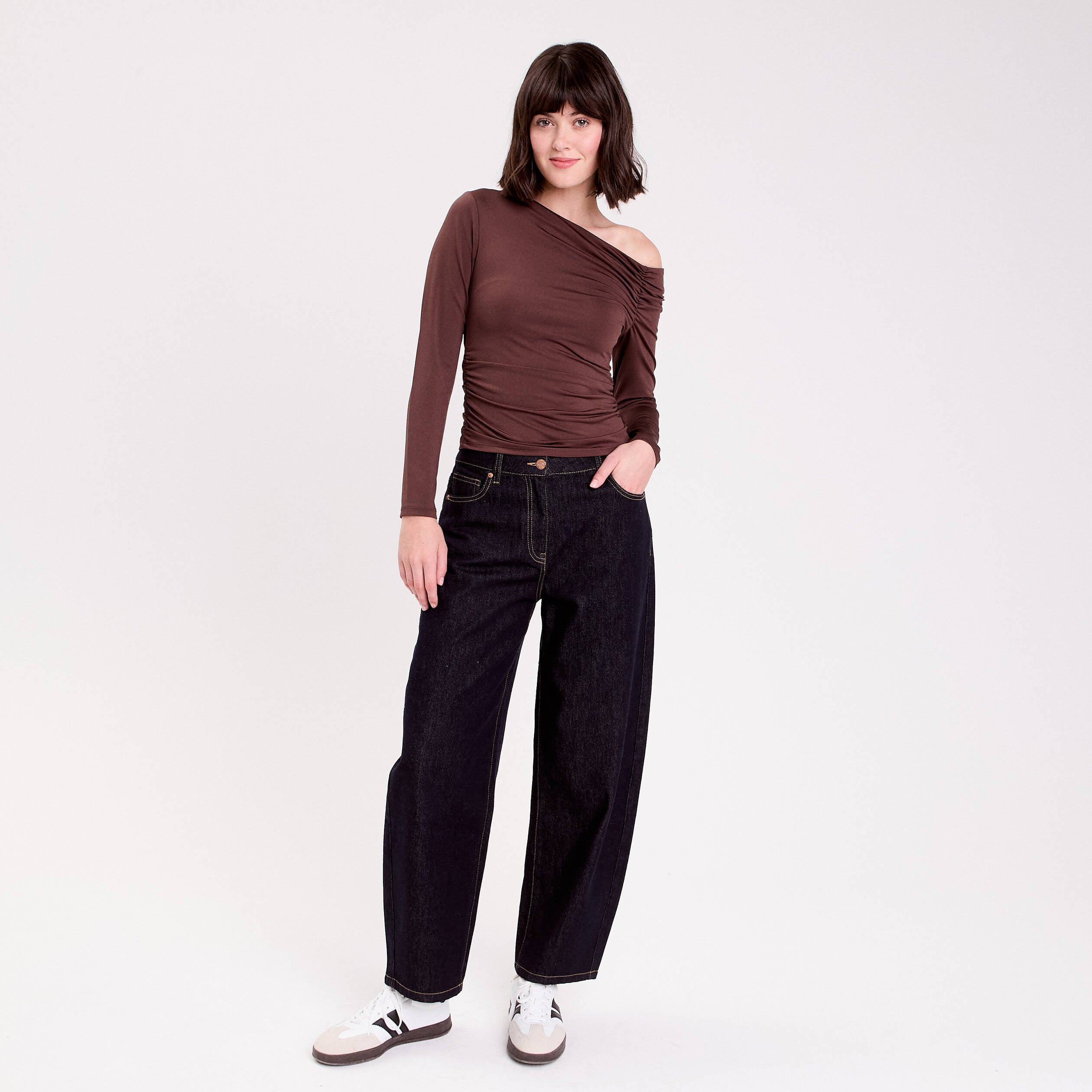 T-shirt ajust&eacute; manches longues marron fonc&eacute; femme