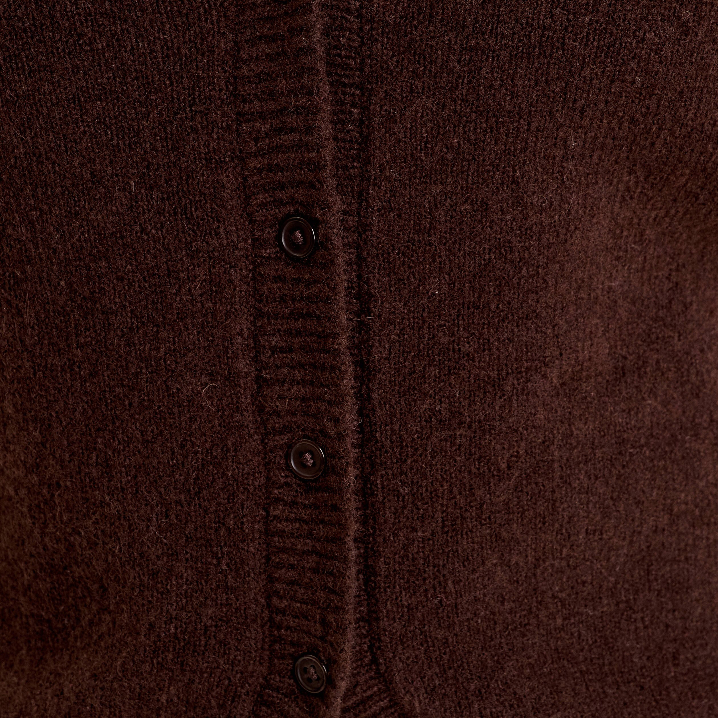 gilet sans manches ajuste marron fonce femme Gilet sans manches ajusté marron foncé femme