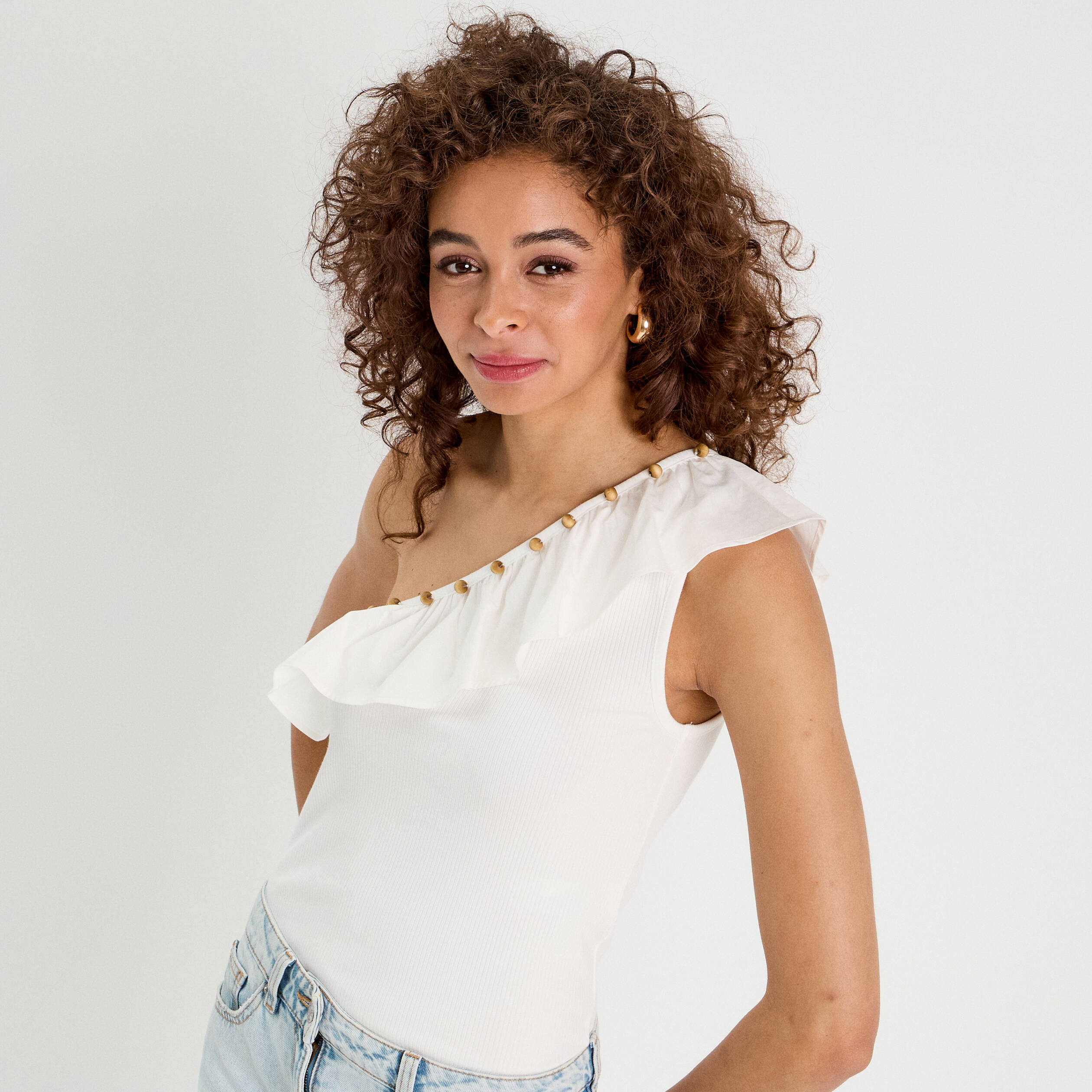 D&eacute;bardeur asym&eacute;trique ecru femme