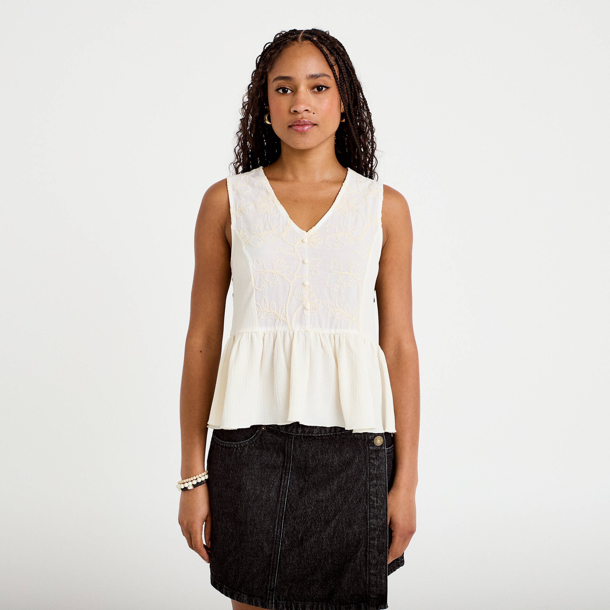 Blouse cintr&eacute;e sans manches col v ecru femme