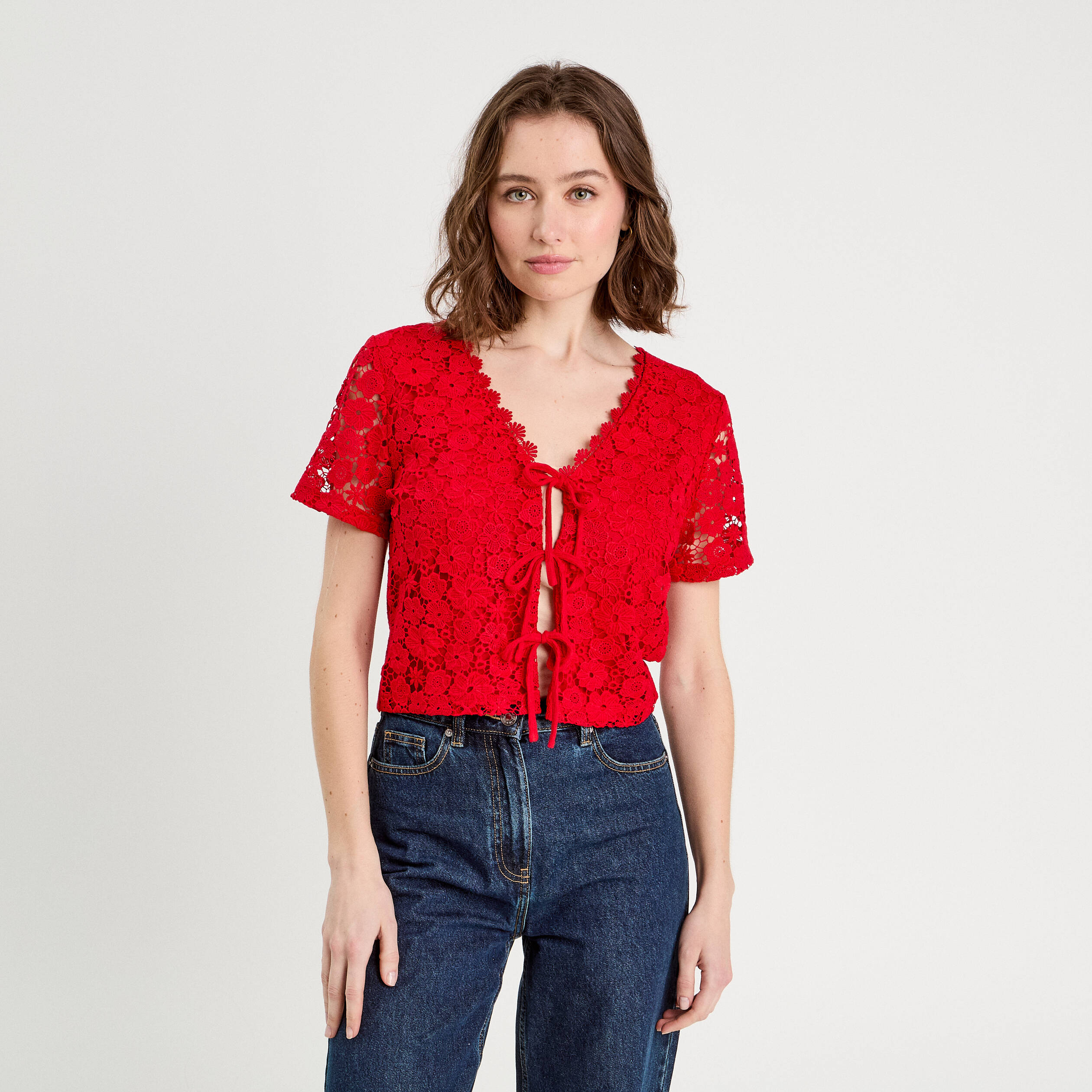 T-shirt nou&eacute; dentelle guipure rouge femme