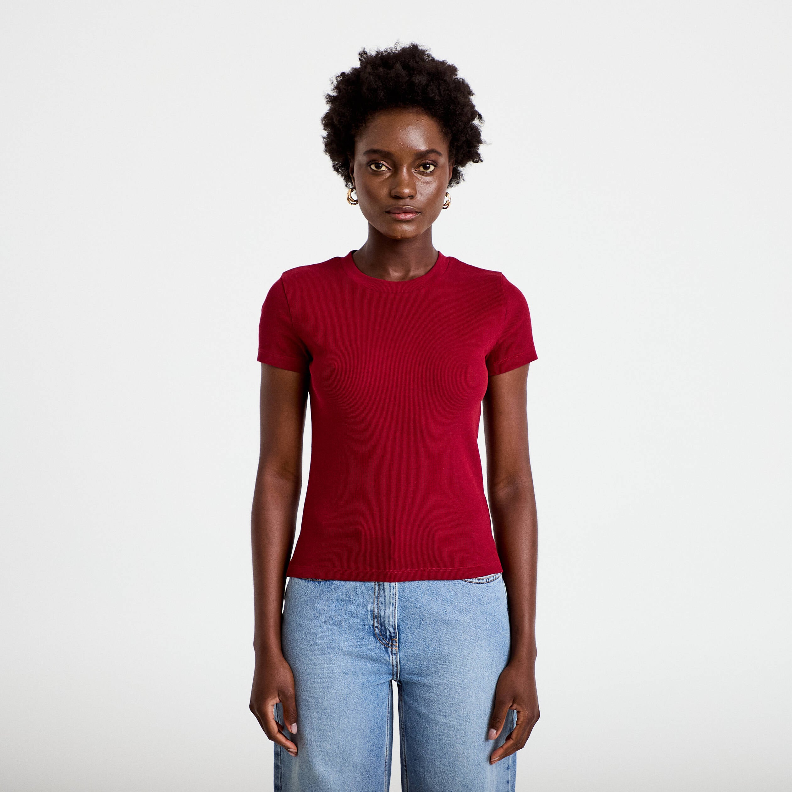 T-shirt c&ocirc;tel&eacute; ajust&eacute; manches courtes rouge femme