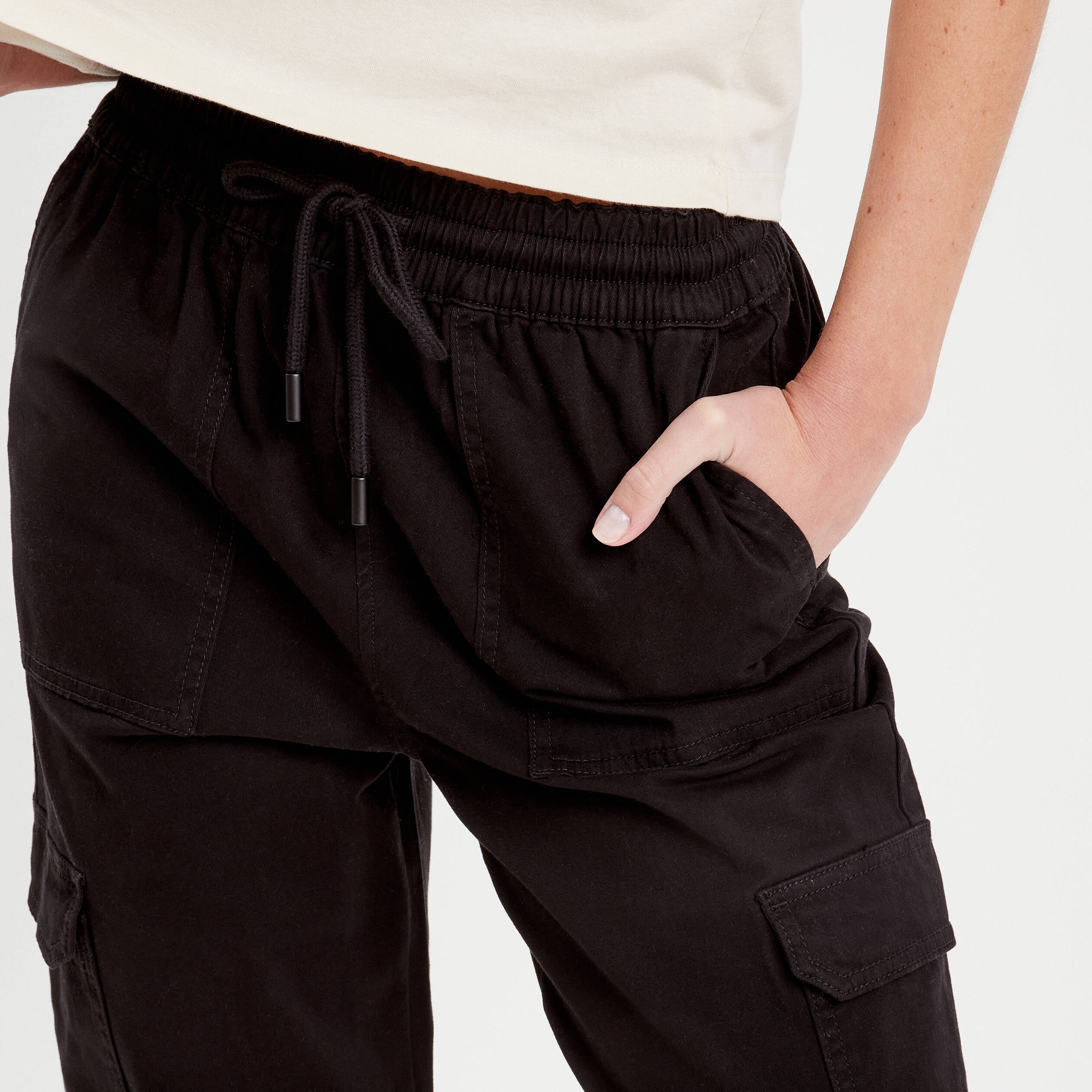 Pantalon cargo slim noir femme