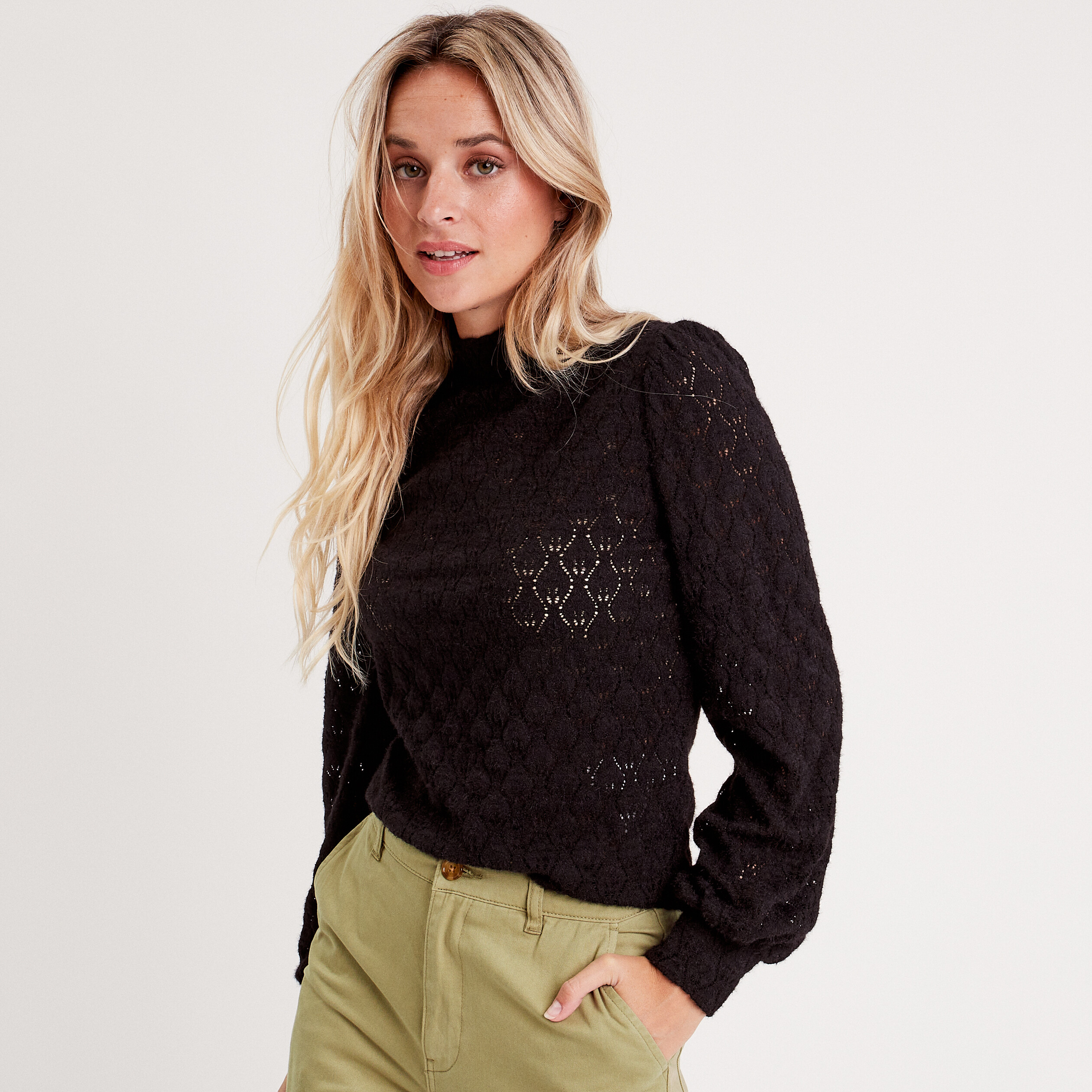 Pull manches longues col montant noir femme