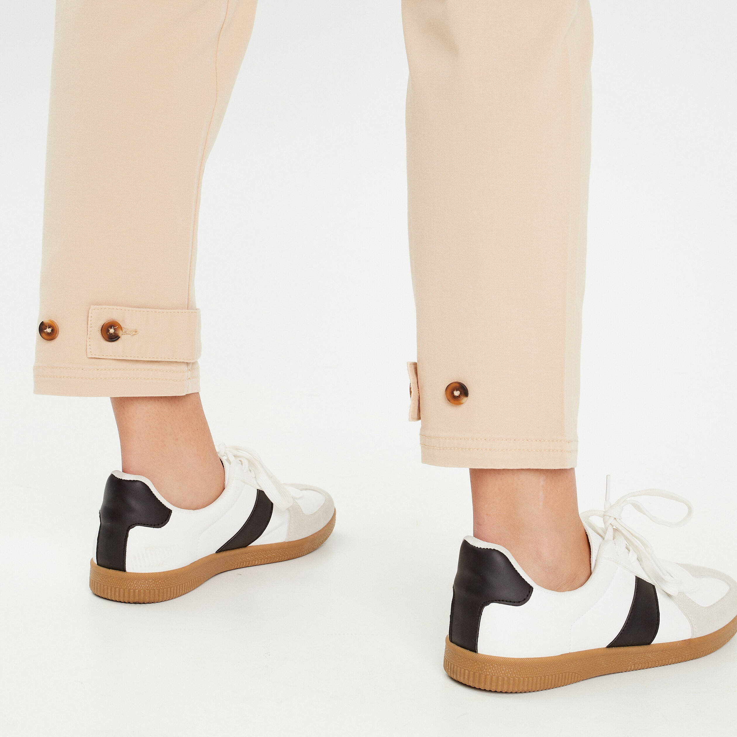 pantalon cargo bas resserre sable femme Pantalon cargo bas resserré sable femme