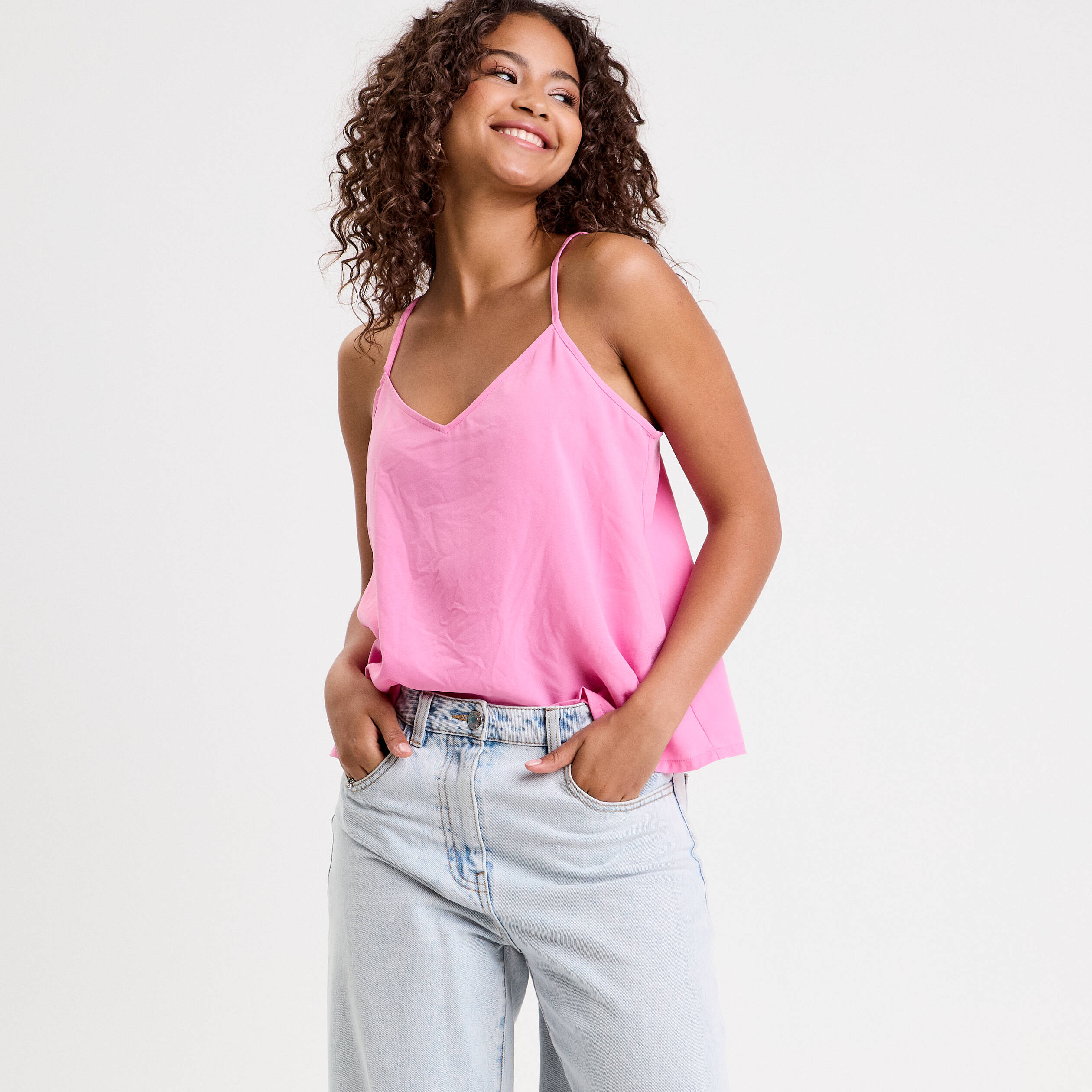 top court col v bretelles fines rose femme Top court col v bretelles fines rose femme