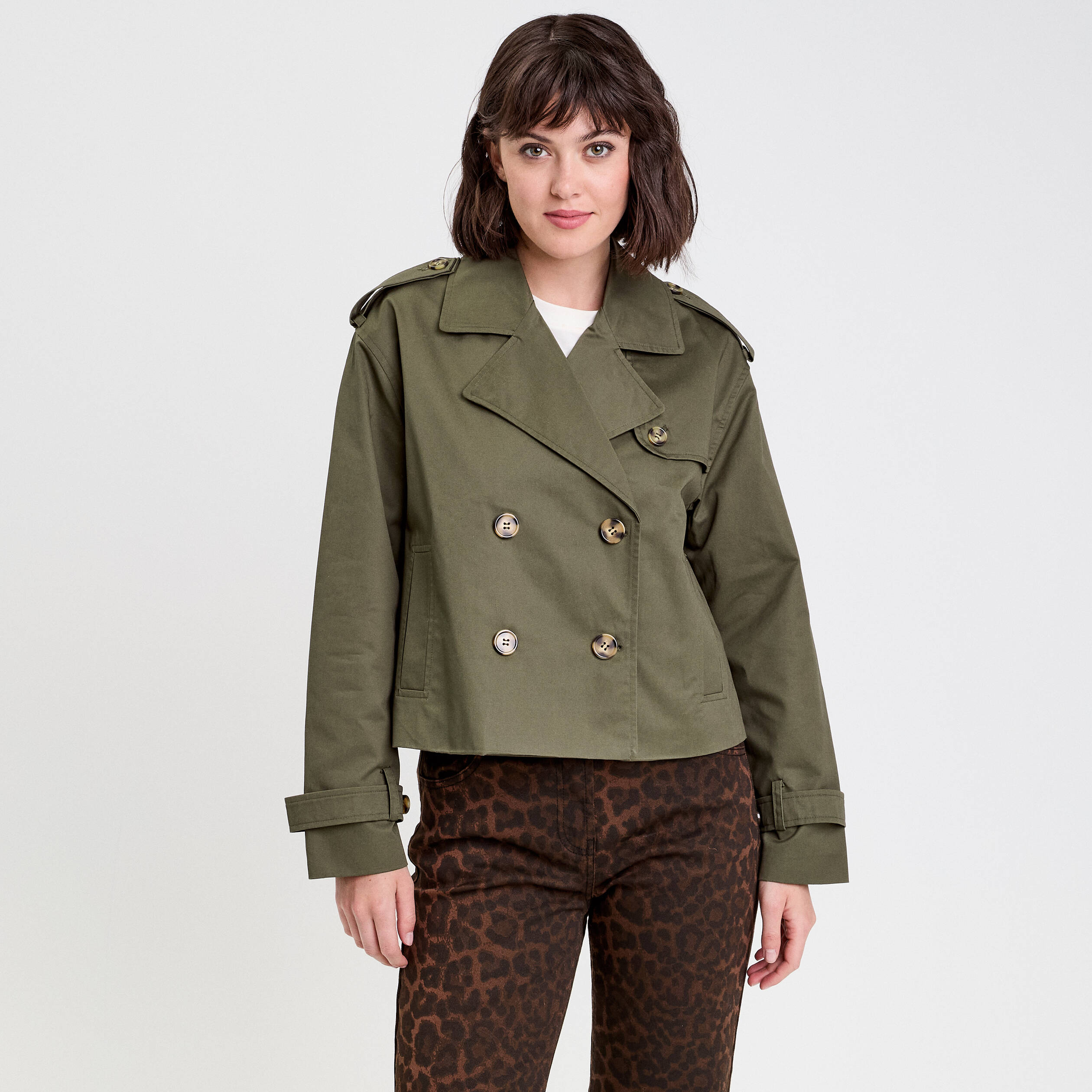 trench court boutonne vert kaki femme Trench court boutonné vert kaki femme