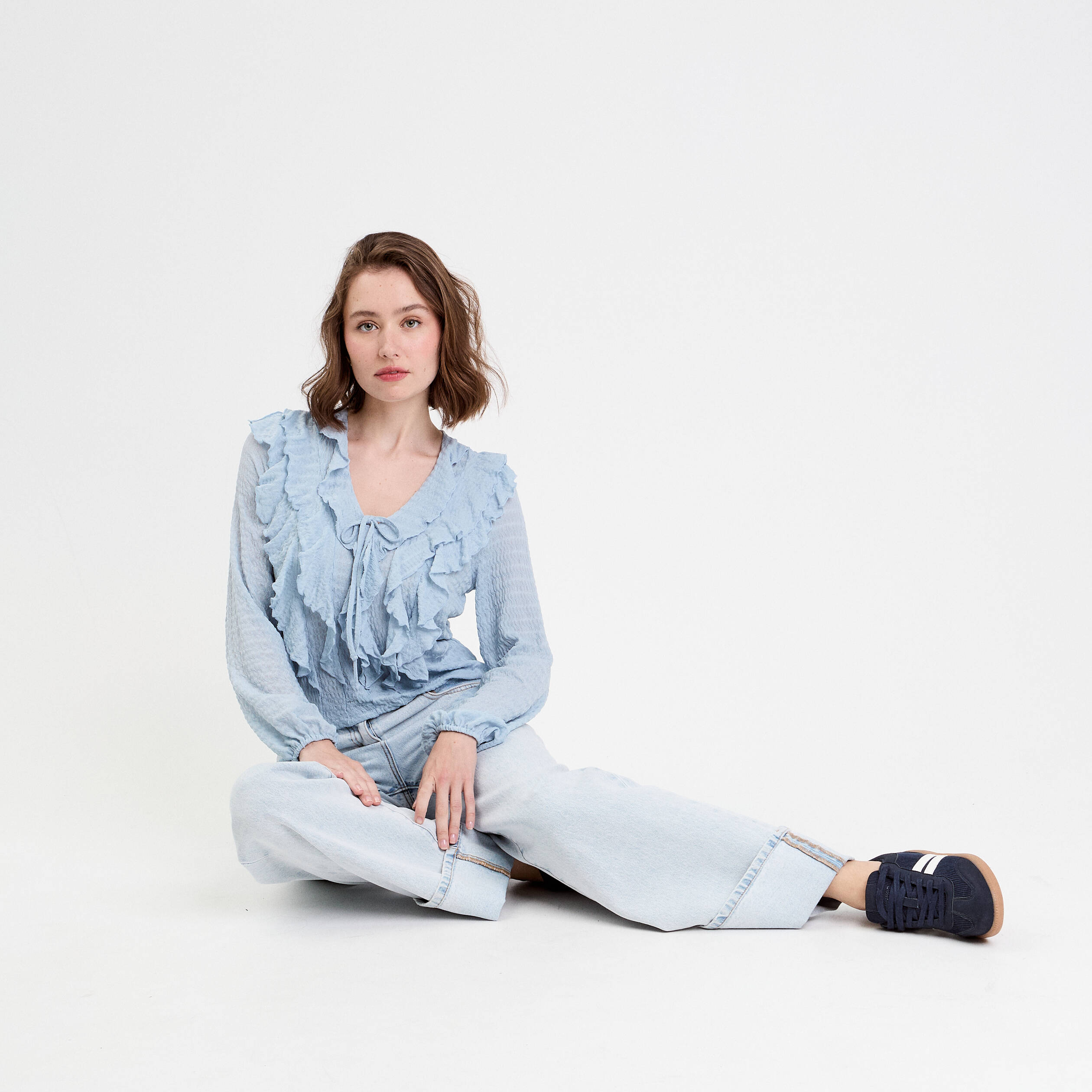blouse manches longues aspect dentelle bleu clair femme Blouse manches longues aspect dentelle bleu clair femme