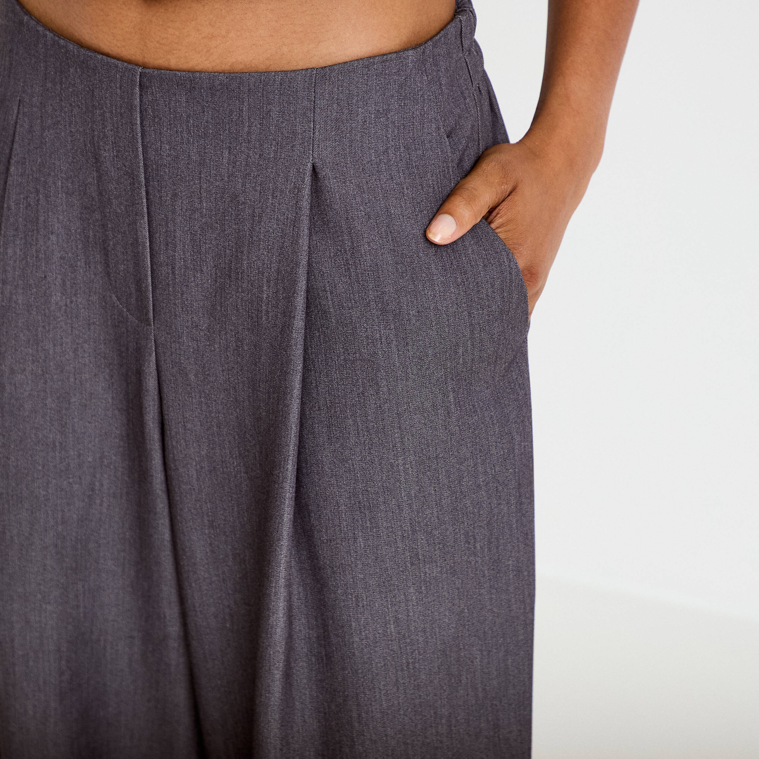 Pantalon city taille basse effet boule gris fonc&eacute; femme