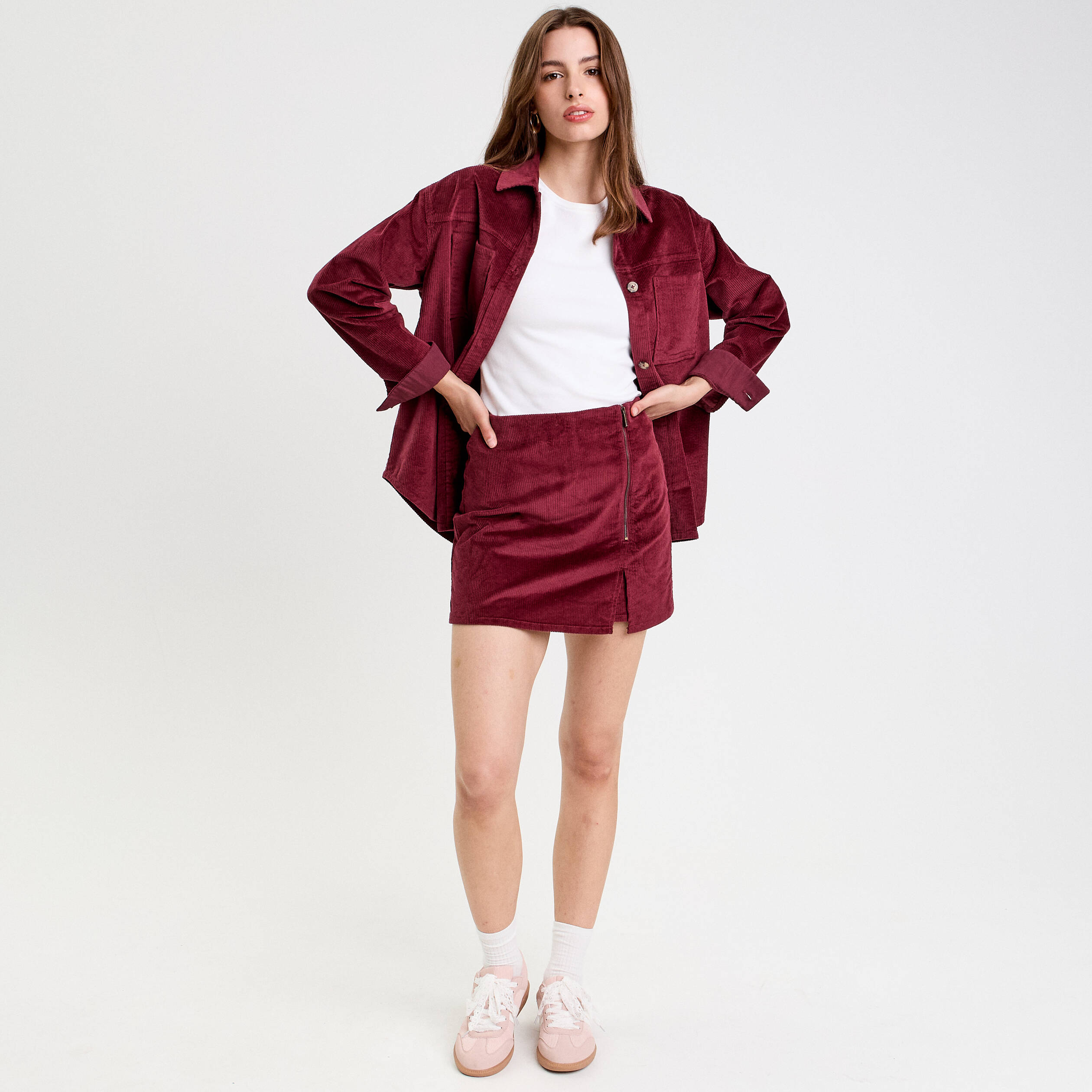 Jupe-short en velours bordeaux femme