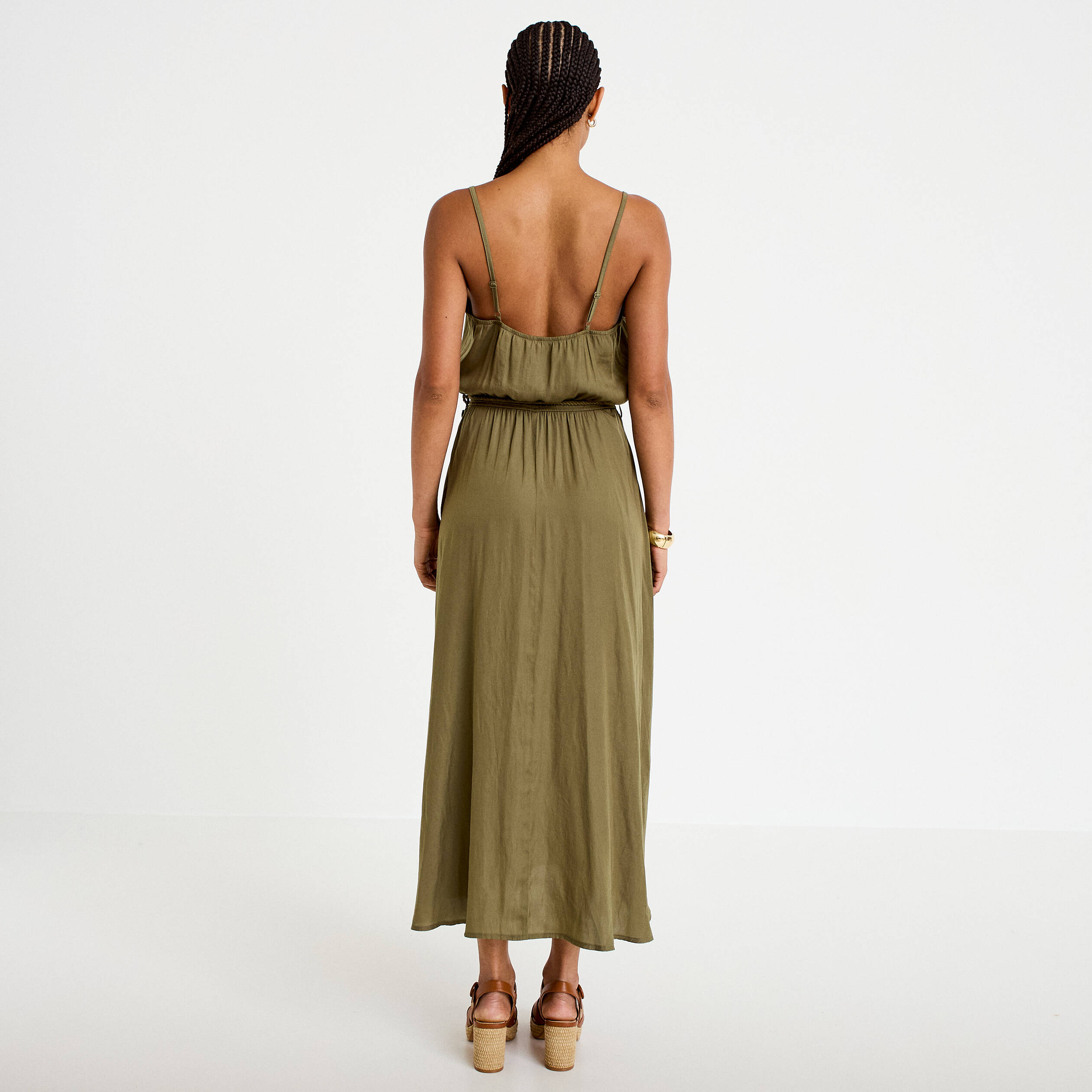 Robe longue &eacute;vas&eacute;e col v bretelles vert kaki femme