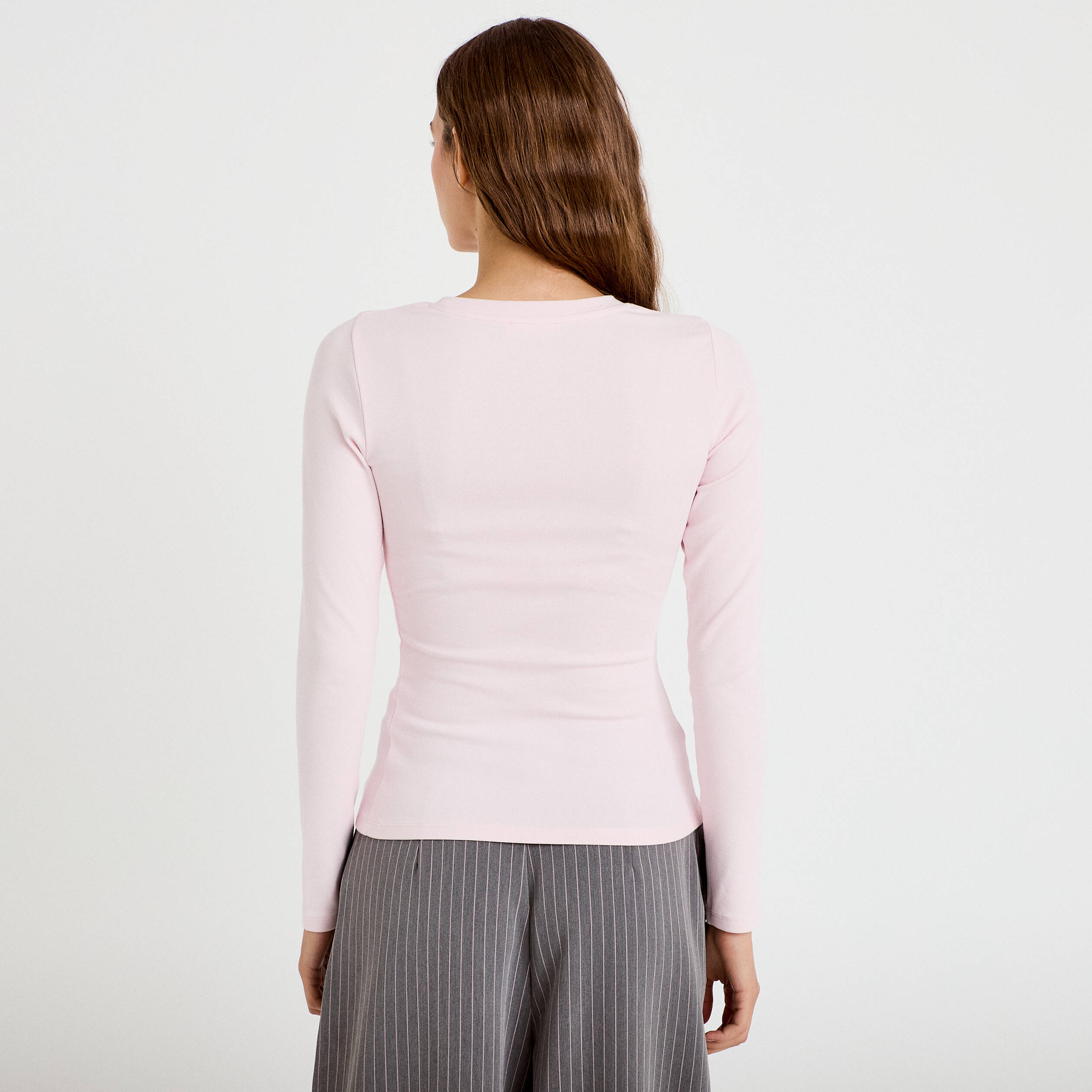 T-shirt cintr&eacute; col rond manches longues rose clair femme
