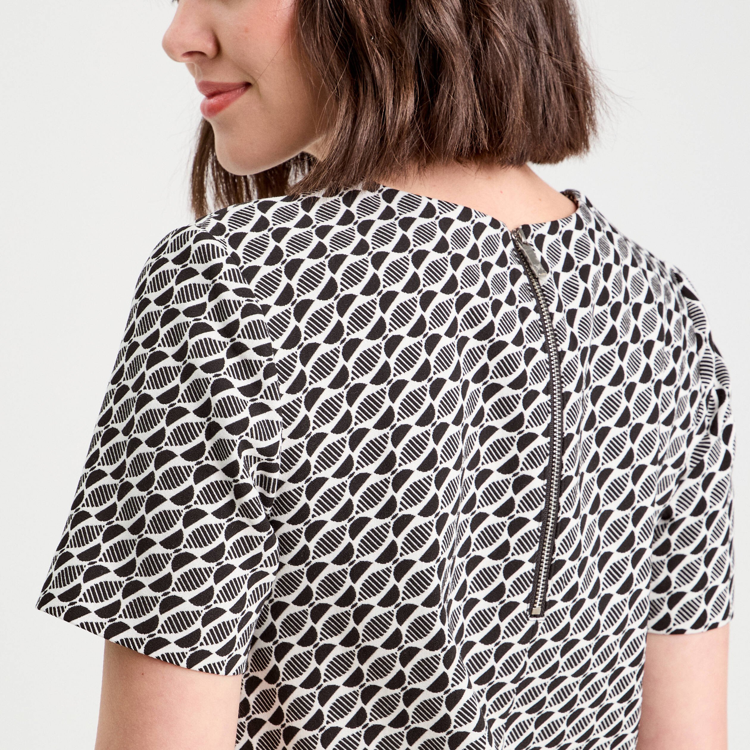 Robe droite manches courtes noir femme