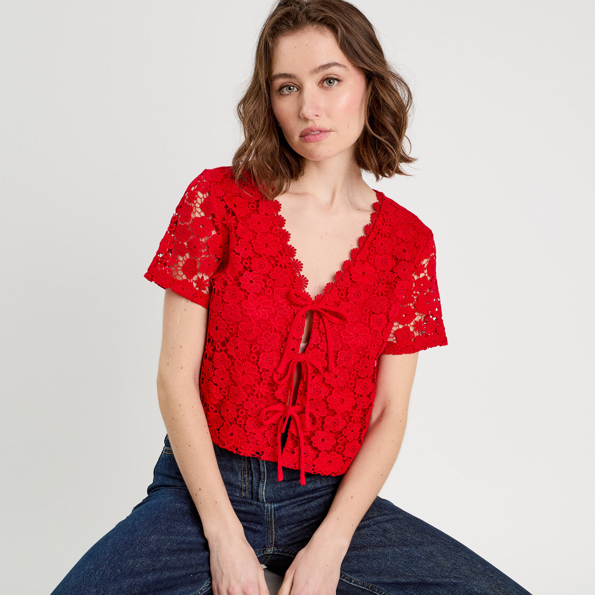 T-shirt nou&eacute; dentelle guipure rouge femme