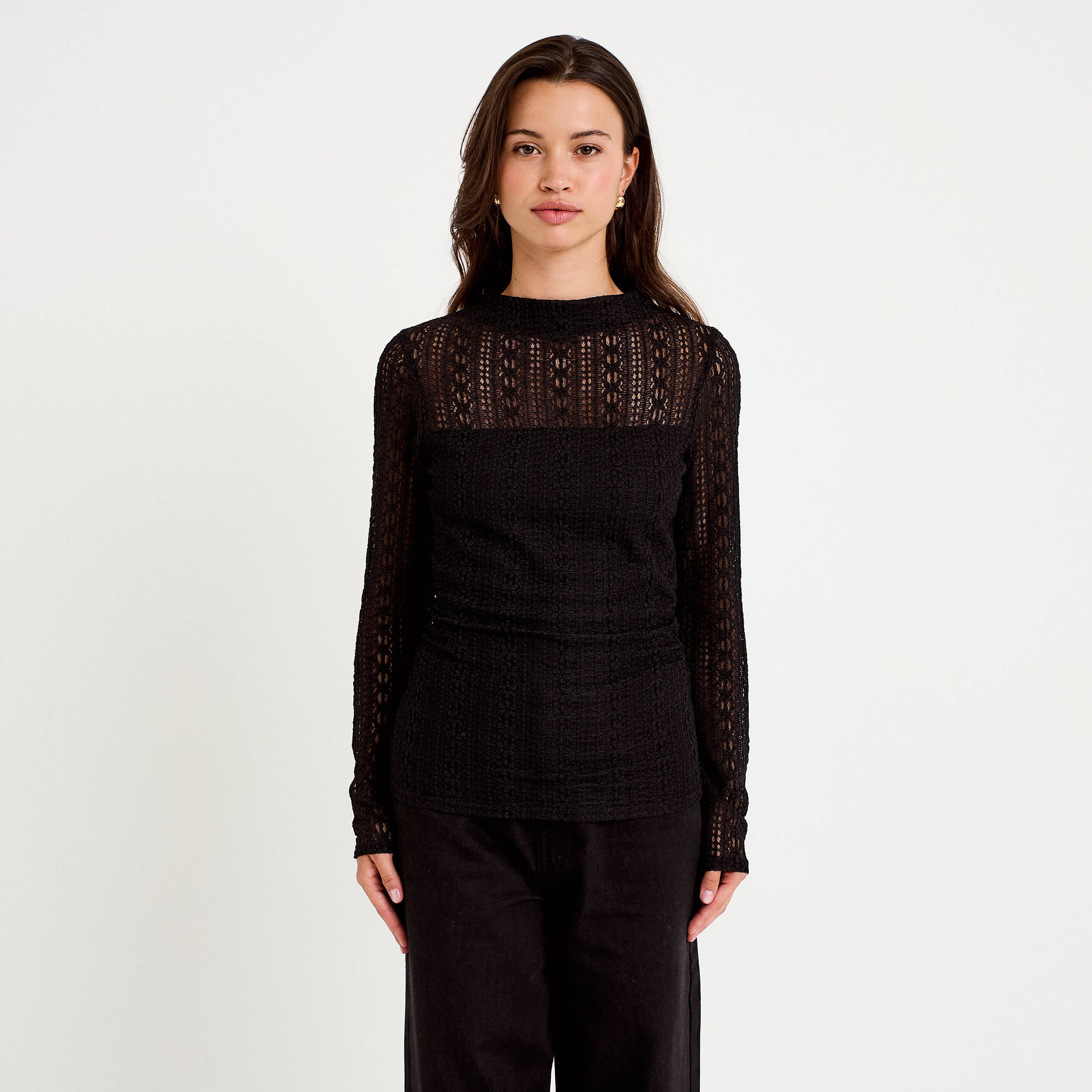 Top ajust&eacute; col montant dentelle noir femme