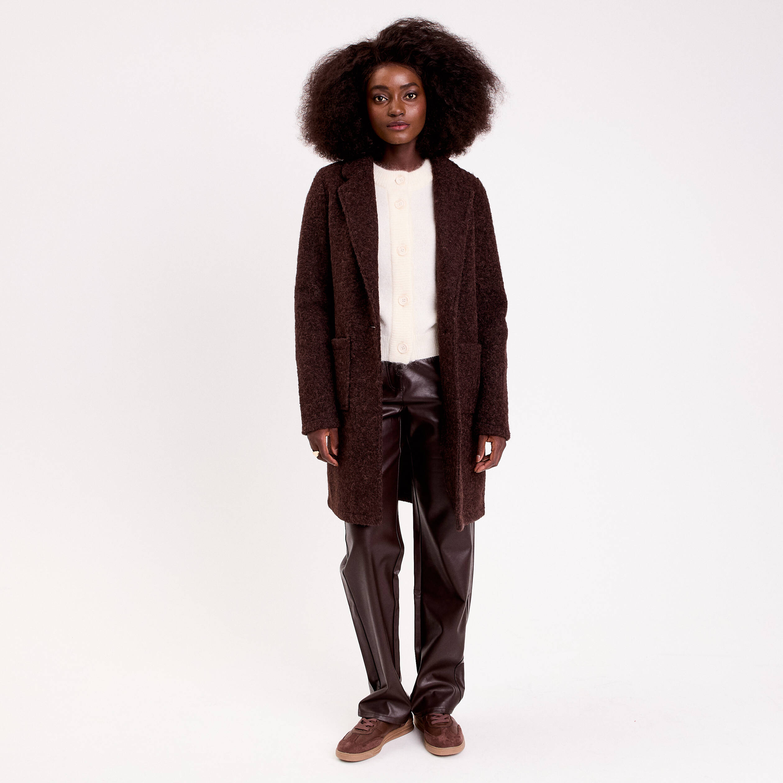 Pantalon droit similicuir marron fonc&eacute; femme