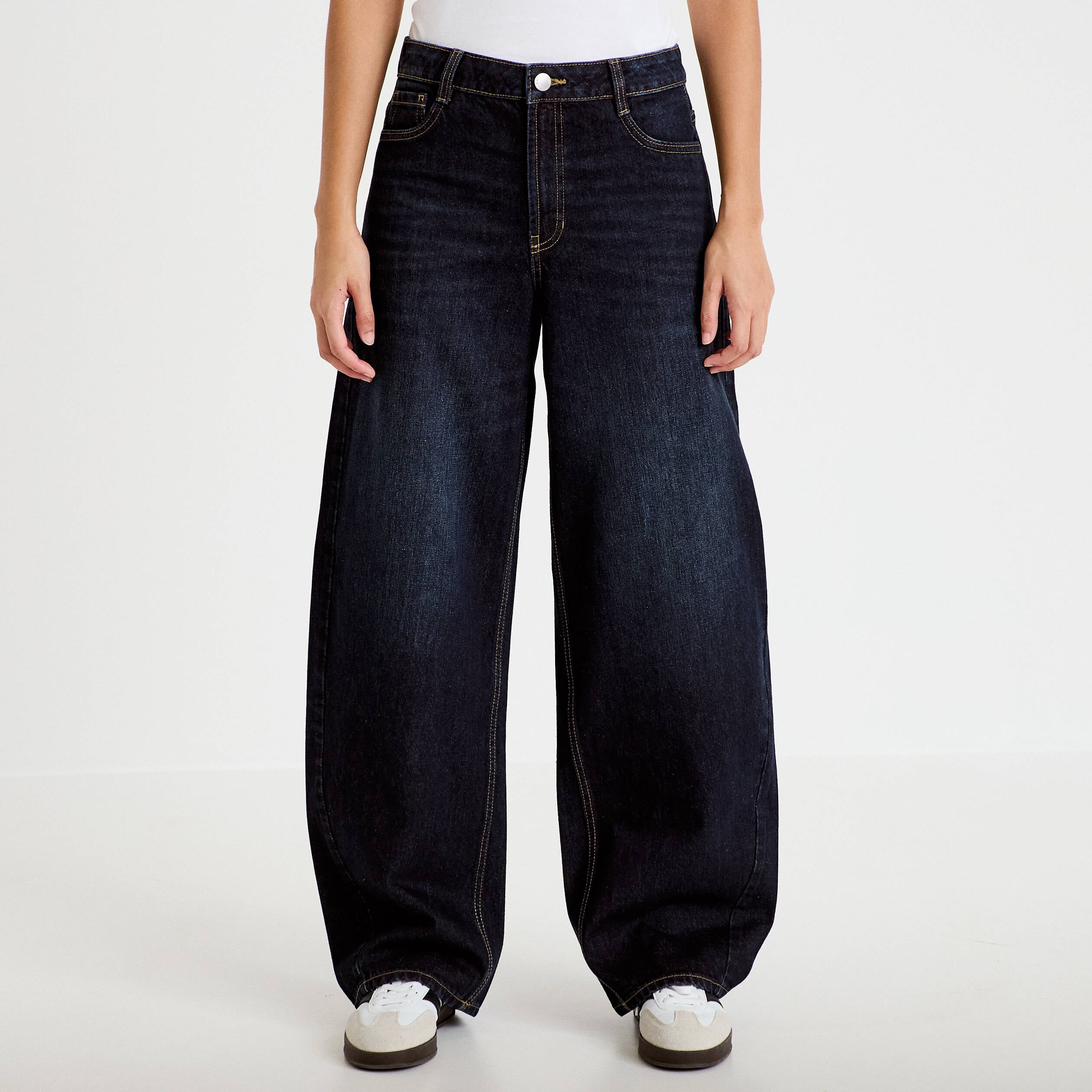Jean coupe large denim brut femme