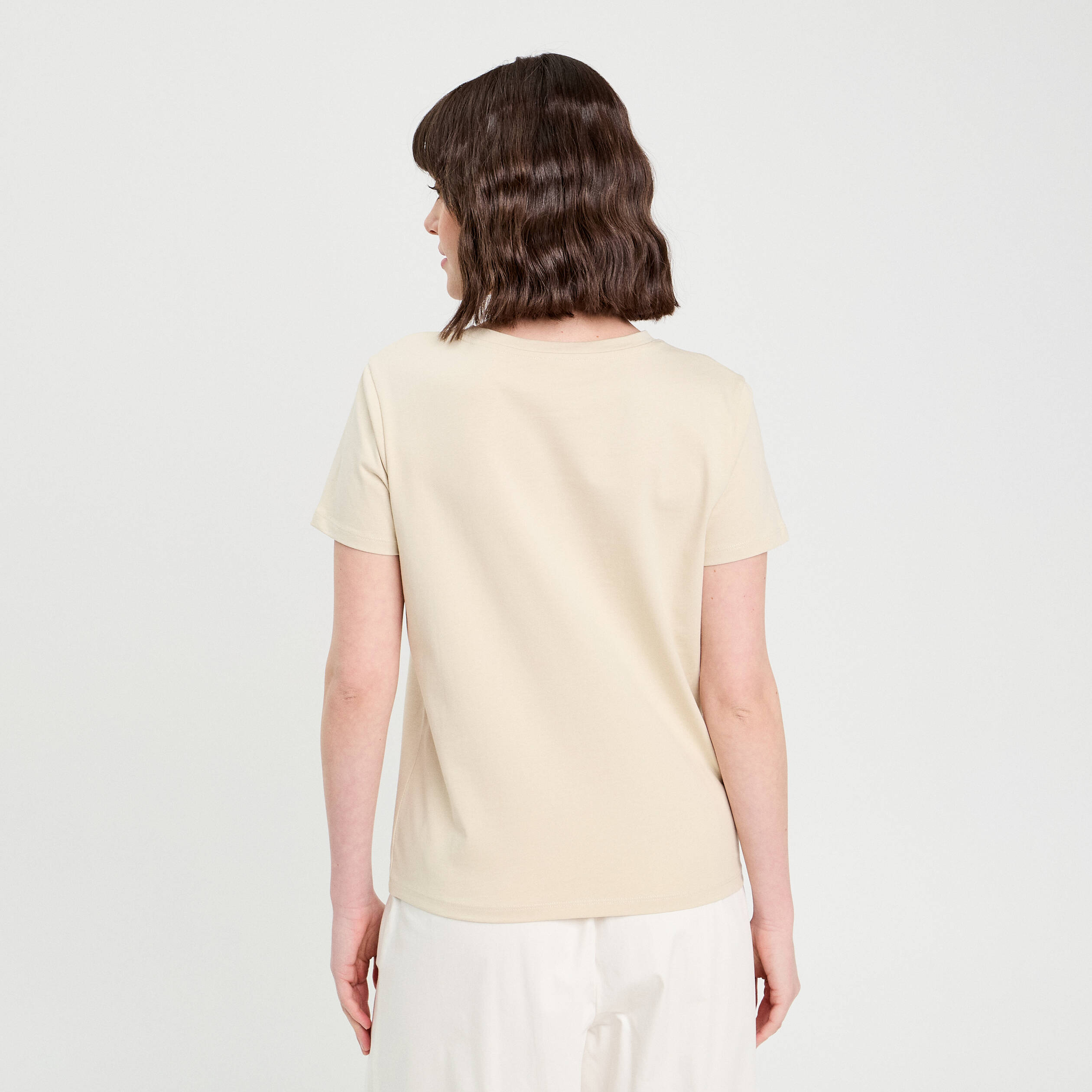 T-shirt poche d&eacute;tails bijoux beige femme
