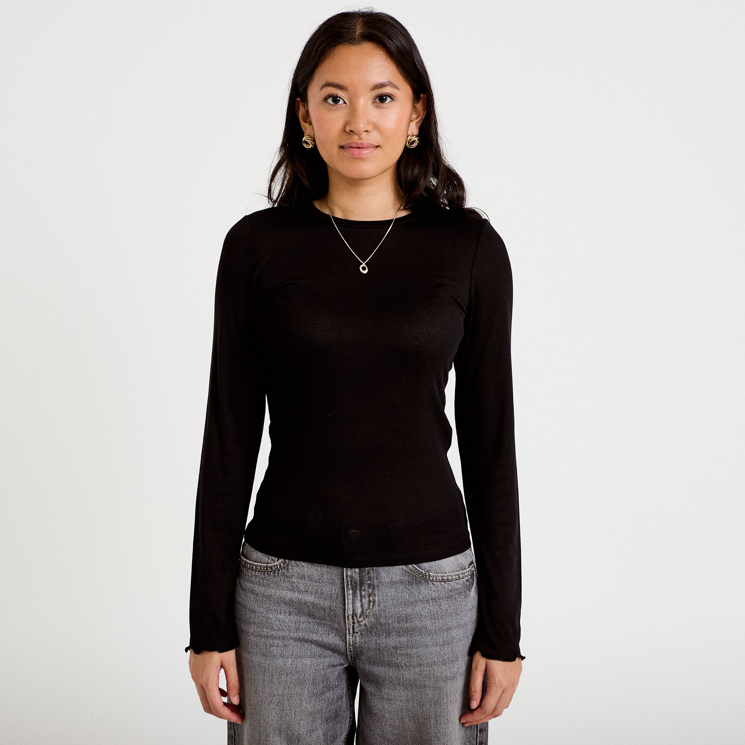 T-shirt ajust&eacute; col rond manches longues noir femme