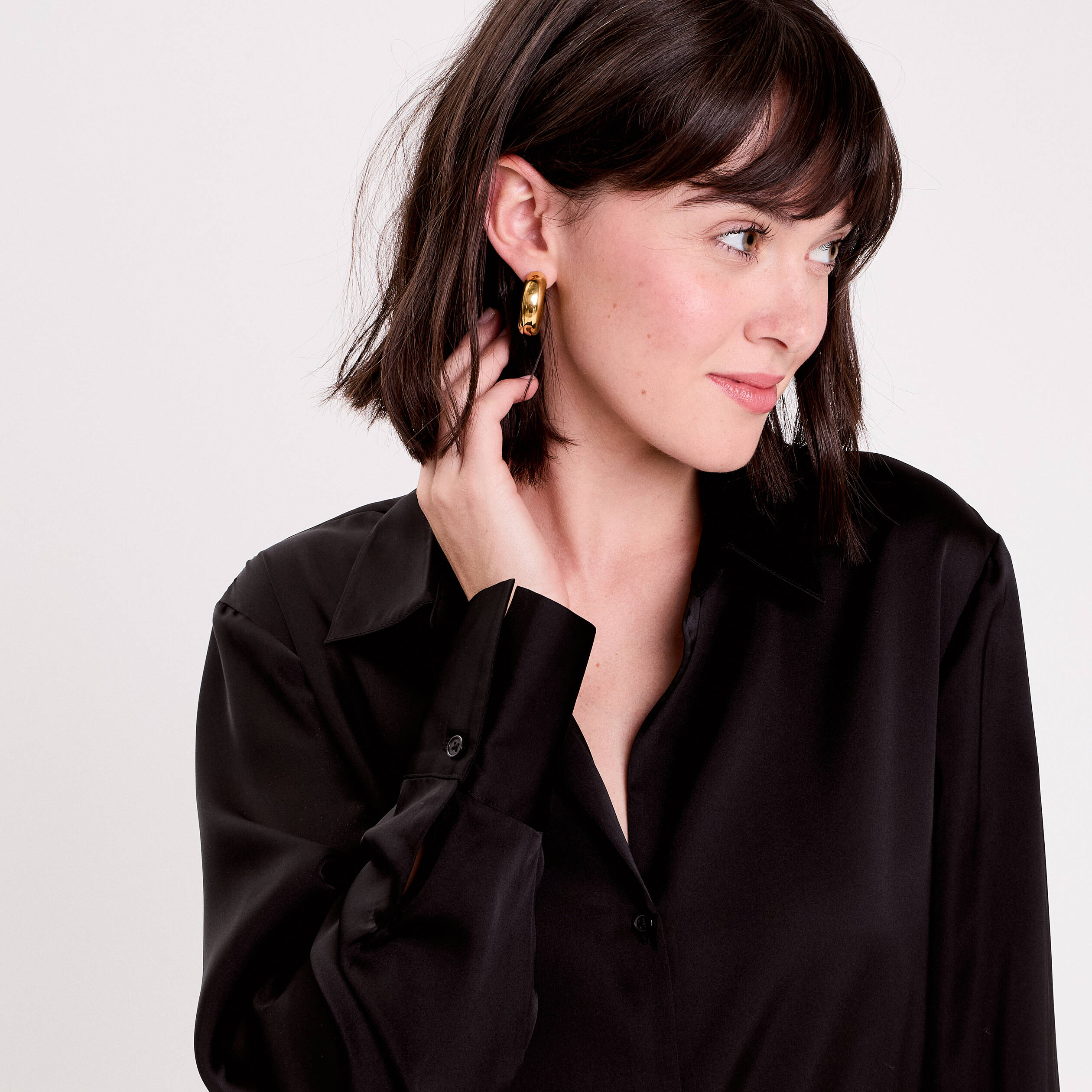 Chemise satin&eacute;e noir femme